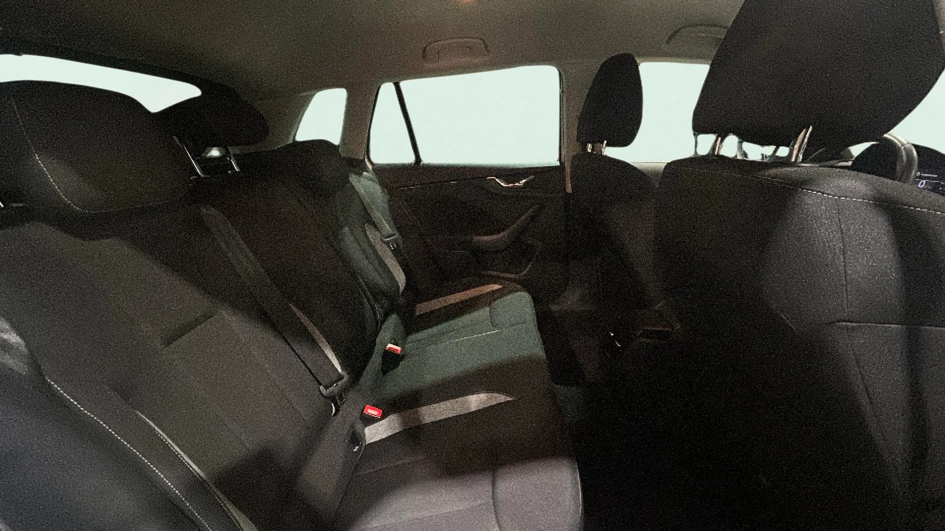Škoda Kamiq 1.0 TSI DSG Selection - foto 11
