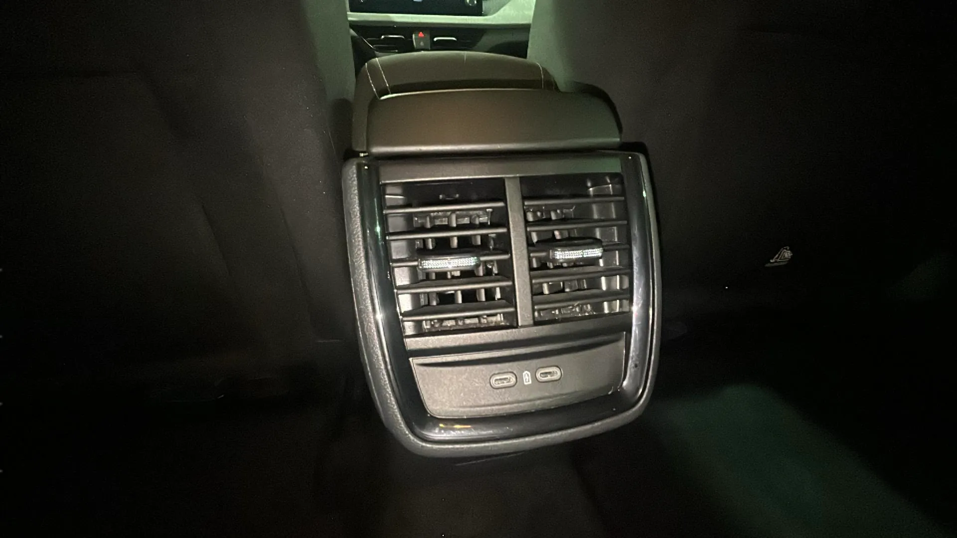 Škoda Kamiq 1.0 TSI DSG Selection - foto 13