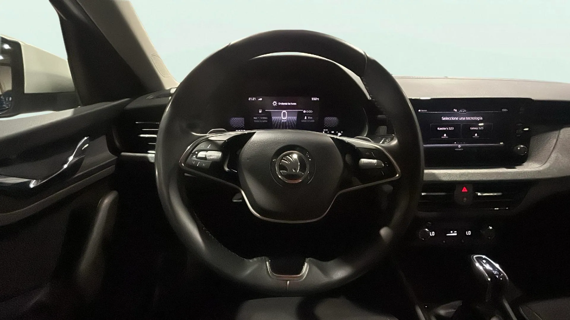 Škoda Kamiq 1.0 TSI DSG Selection - foto 15