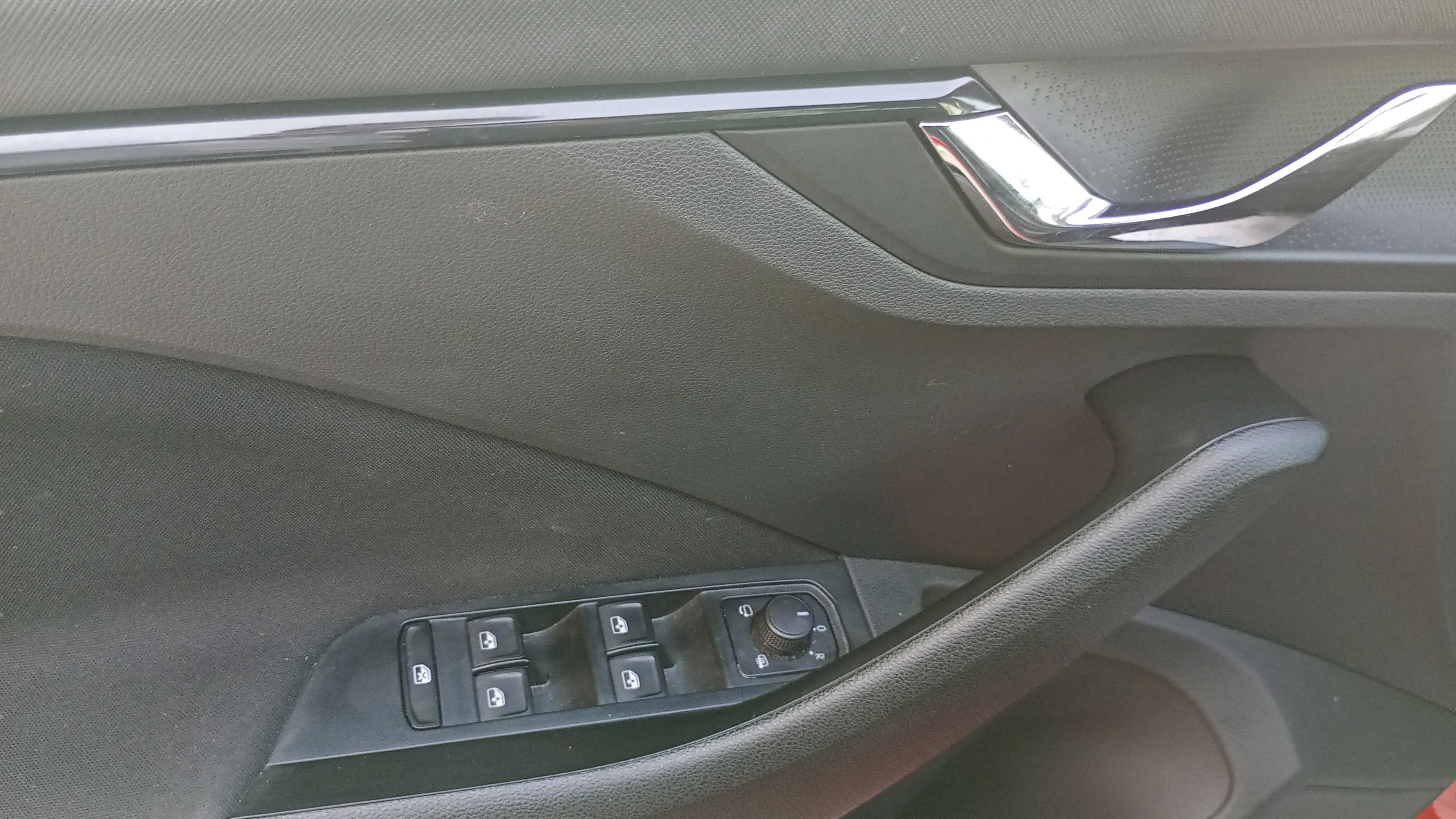 Škoda Kamiq 1.0 TSI DSG Design - foto 19