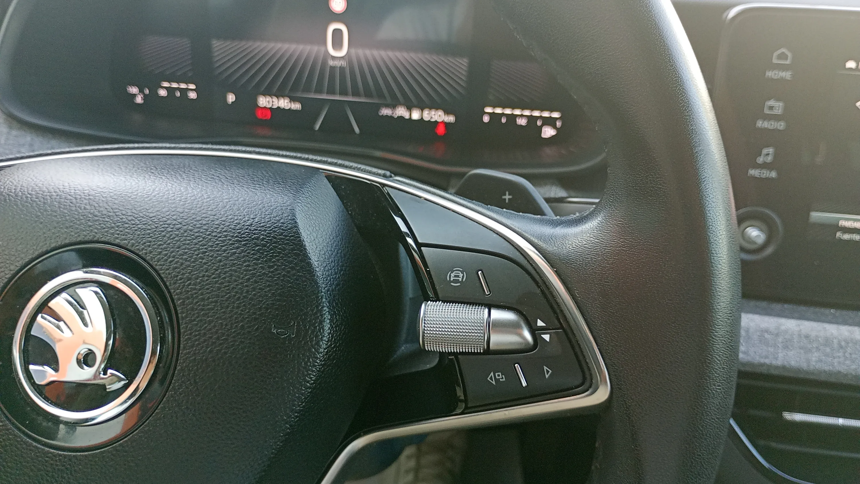 Škoda Kamiq 1.0 TSI DSG Design - foto 24