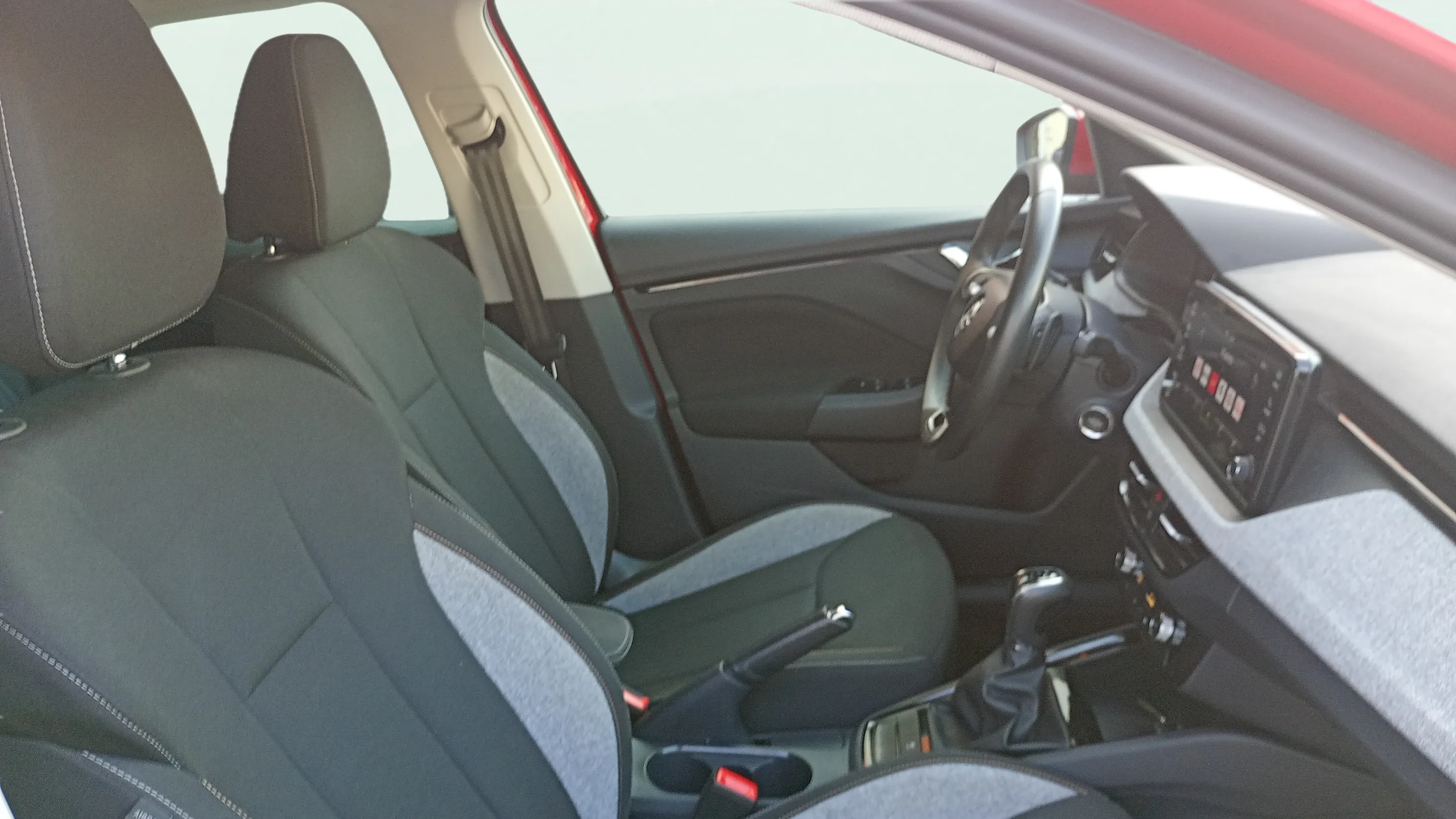 Škoda Kamiq 1.0 TSI DSG Design - foto 13