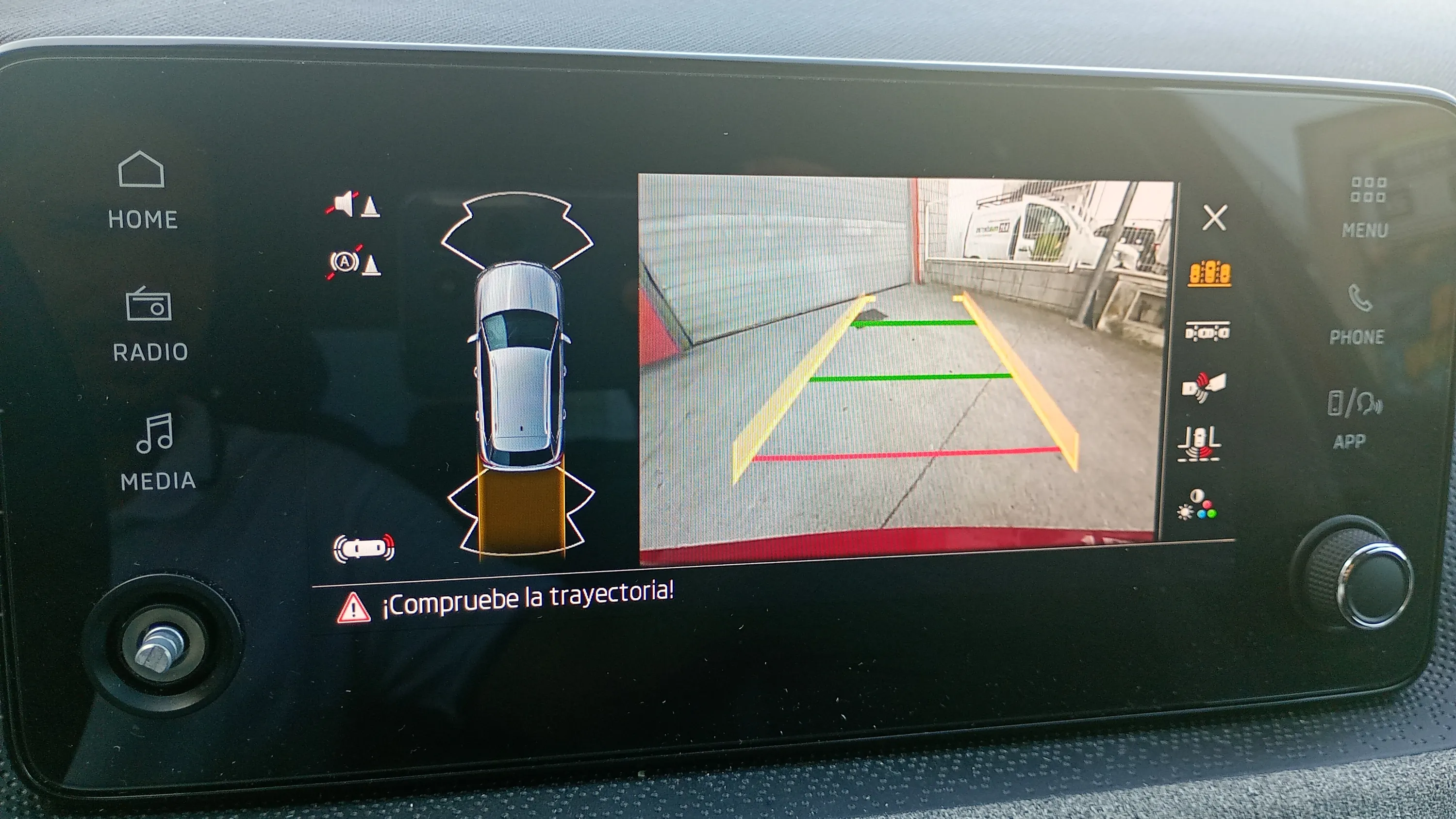 Škoda Kamiq 1.0 TSI DSG Design - foto 20