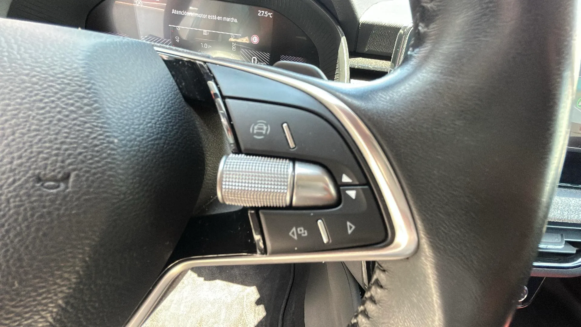Škoda Kamiq 1.0 TSI DSG Selection - foto 22