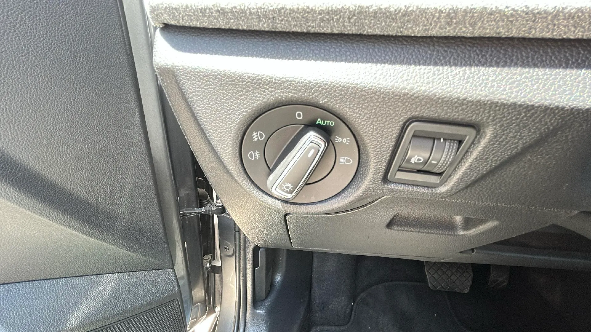 Škoda Kamiq 1.0 TSI DSG Selection - foto 21