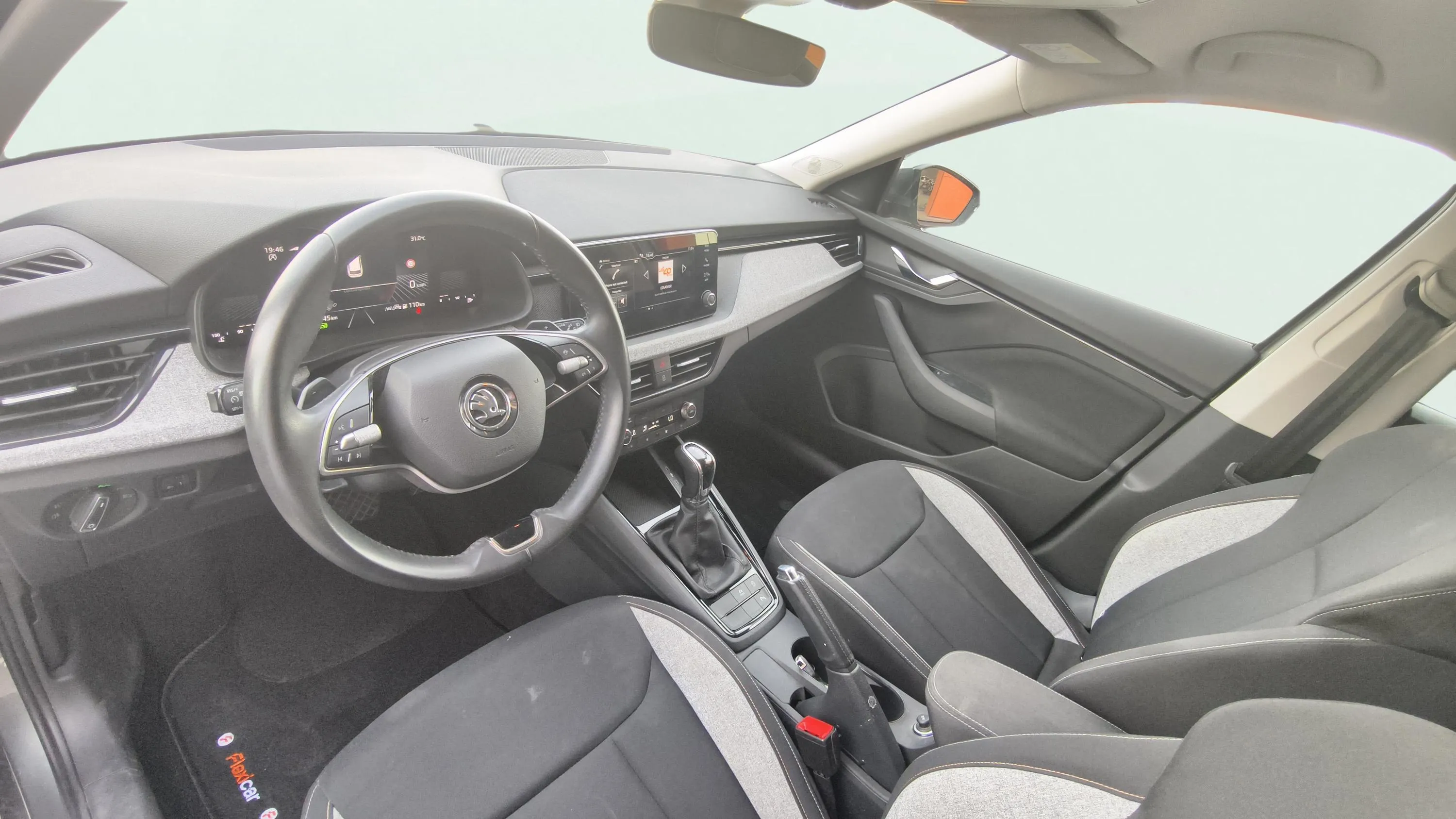 Škoda Kamiq 1.0 TSI DSG Selection - foto 8