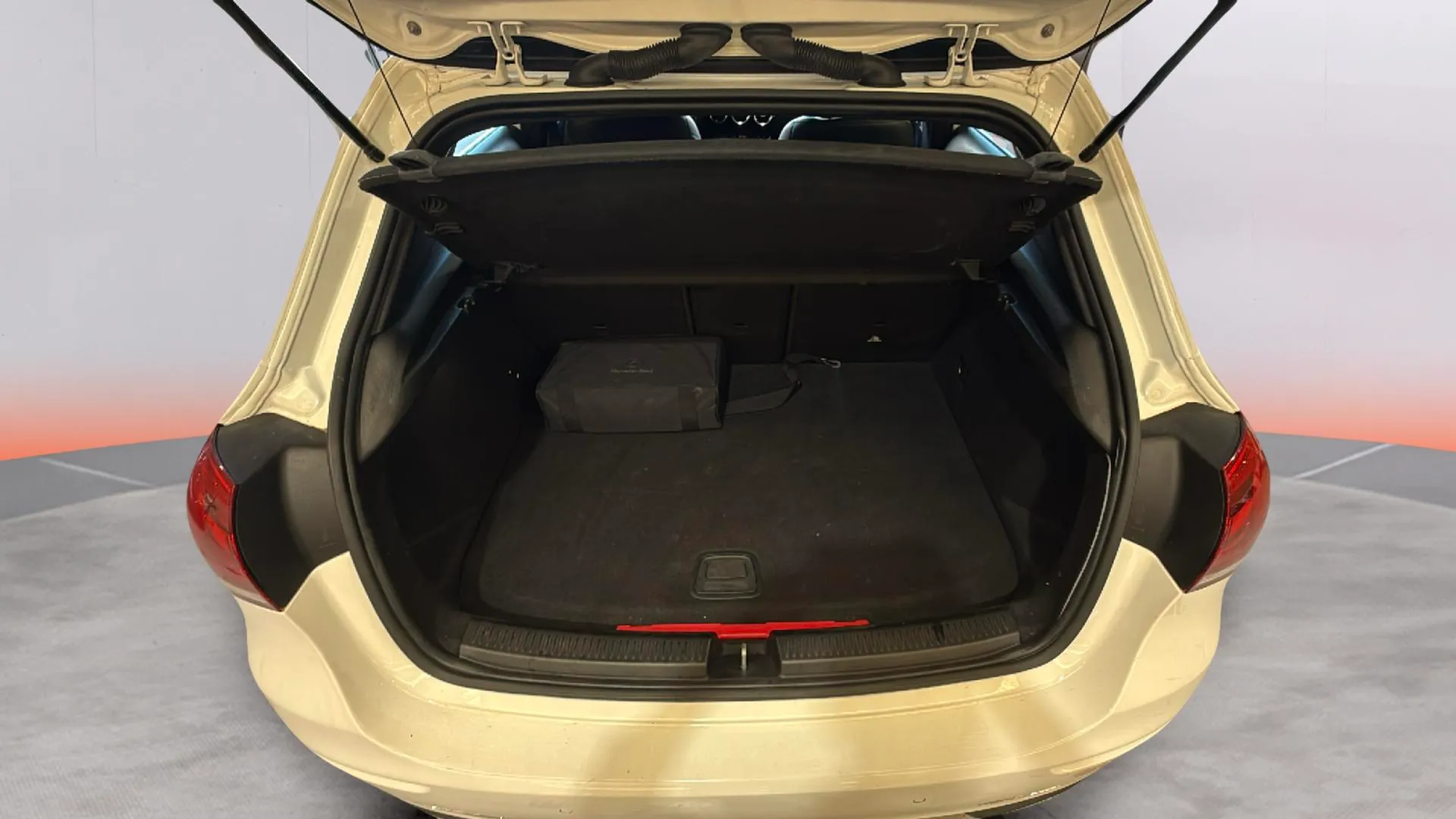 Mercedes-Benz Clase A A 250 e - foto 16
