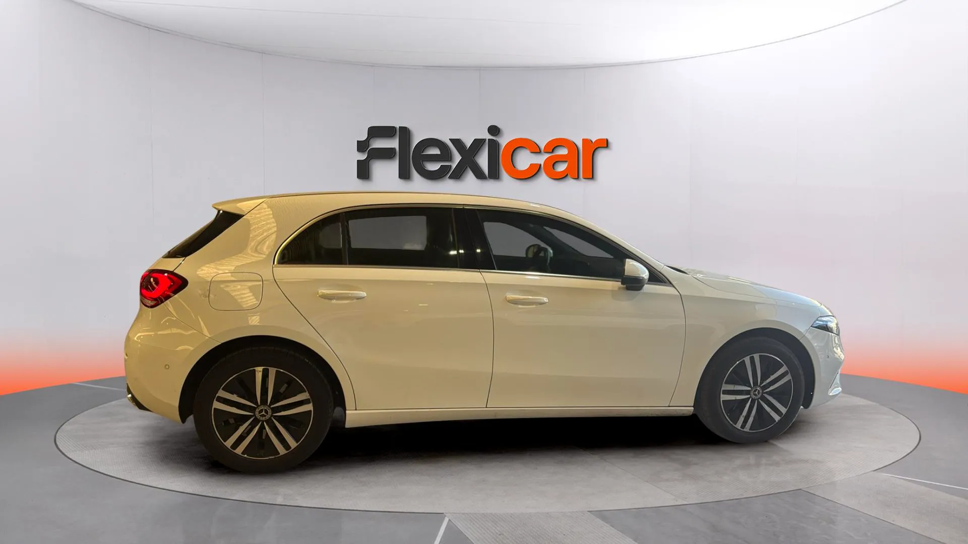Mercedes-Benz Clase A A 250 e - foto 8