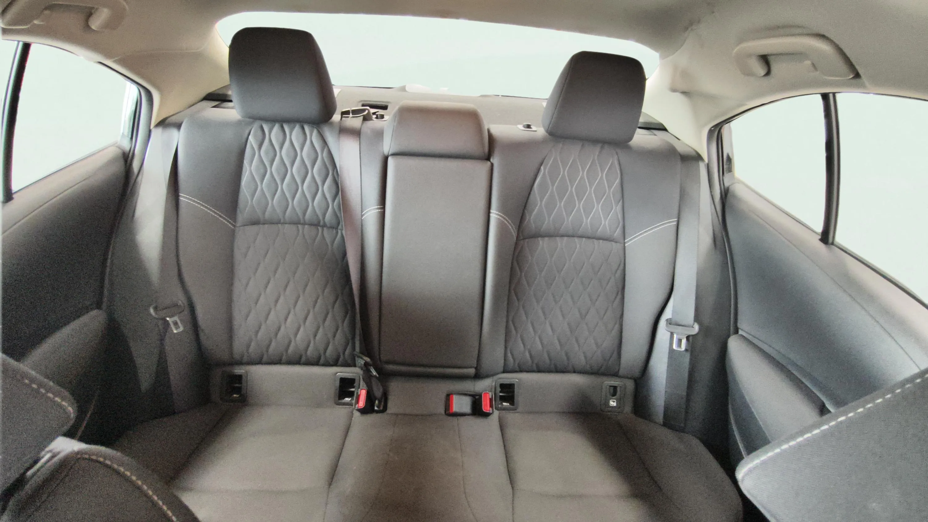 Toyota Corolla Sedán 1.5 Active - foto 14