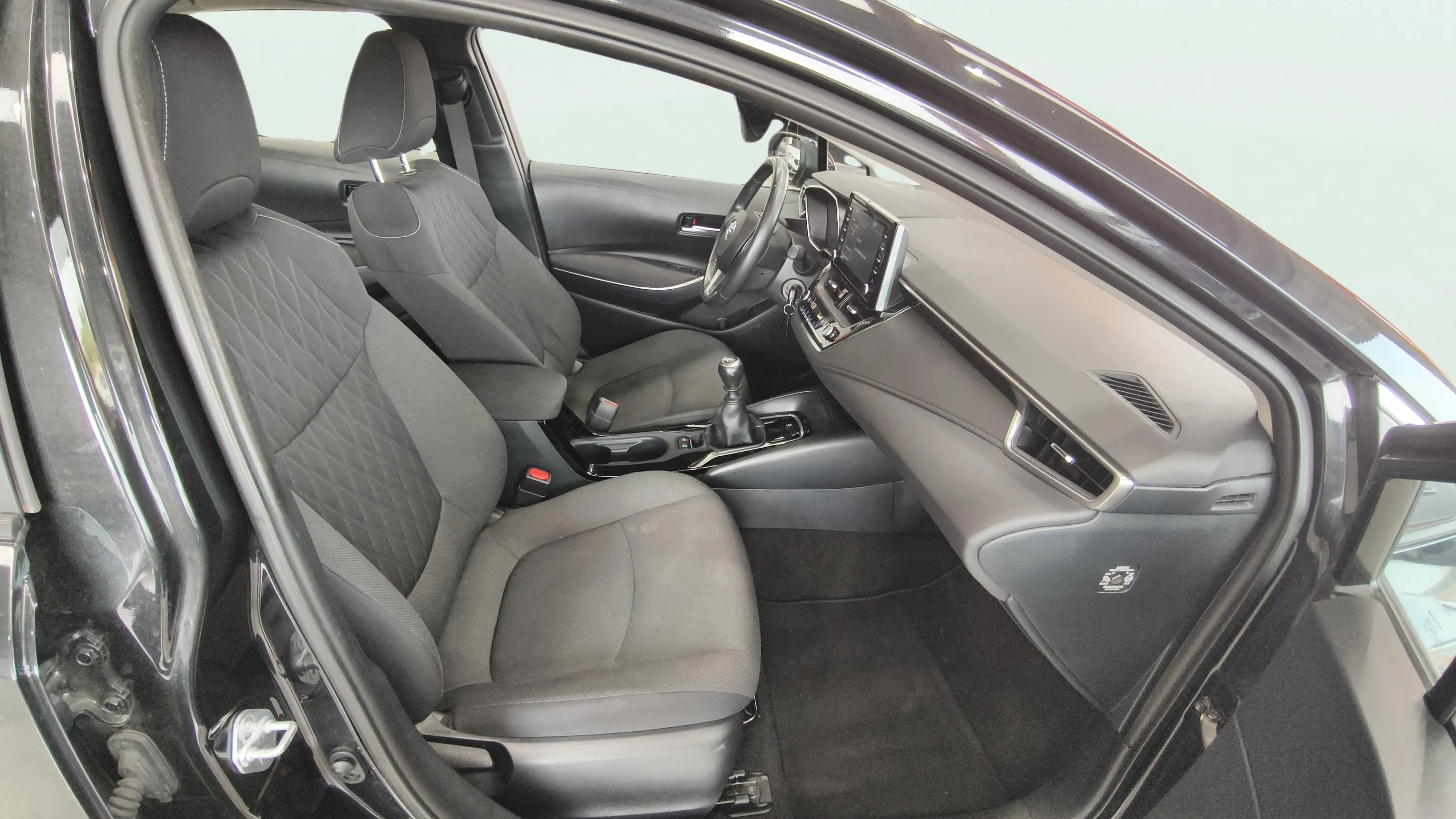 Toyota Corolla Sedán 1.5 Active - foto 12
