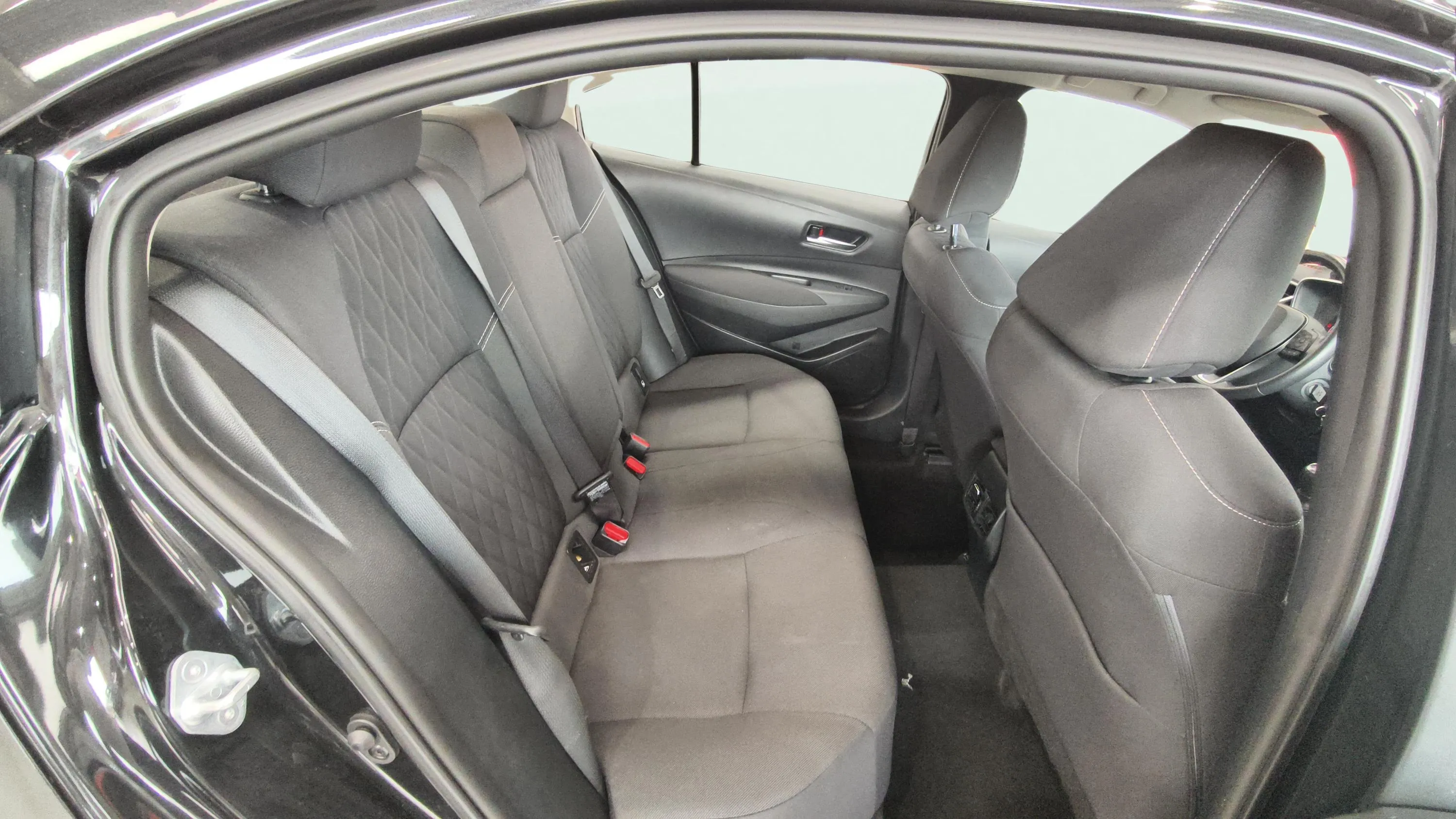 Toyota Corolla Sedán 1.5 Active - foto 13
