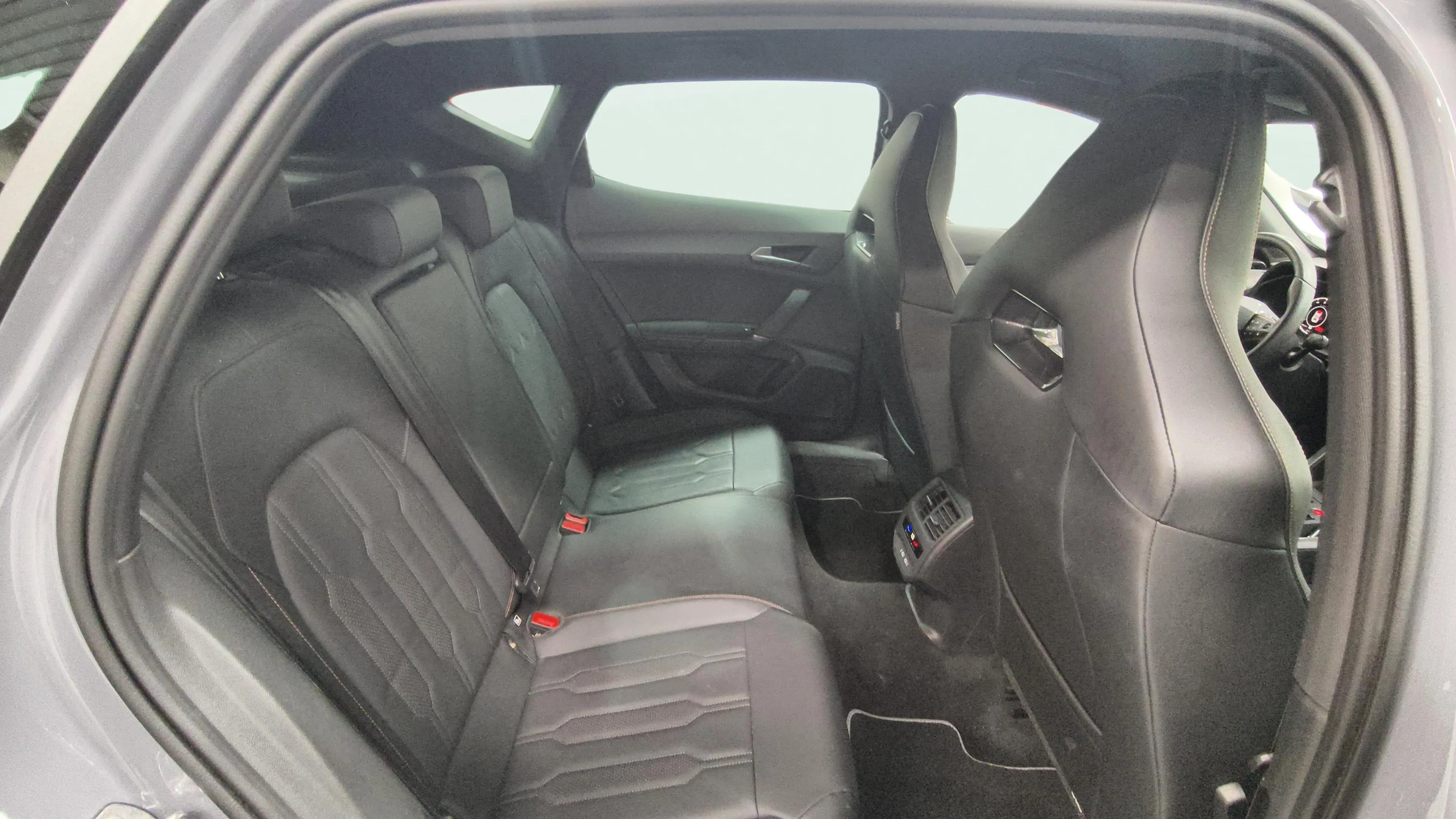 Cupra Formentor 1.5 TSI DSG - foto 13