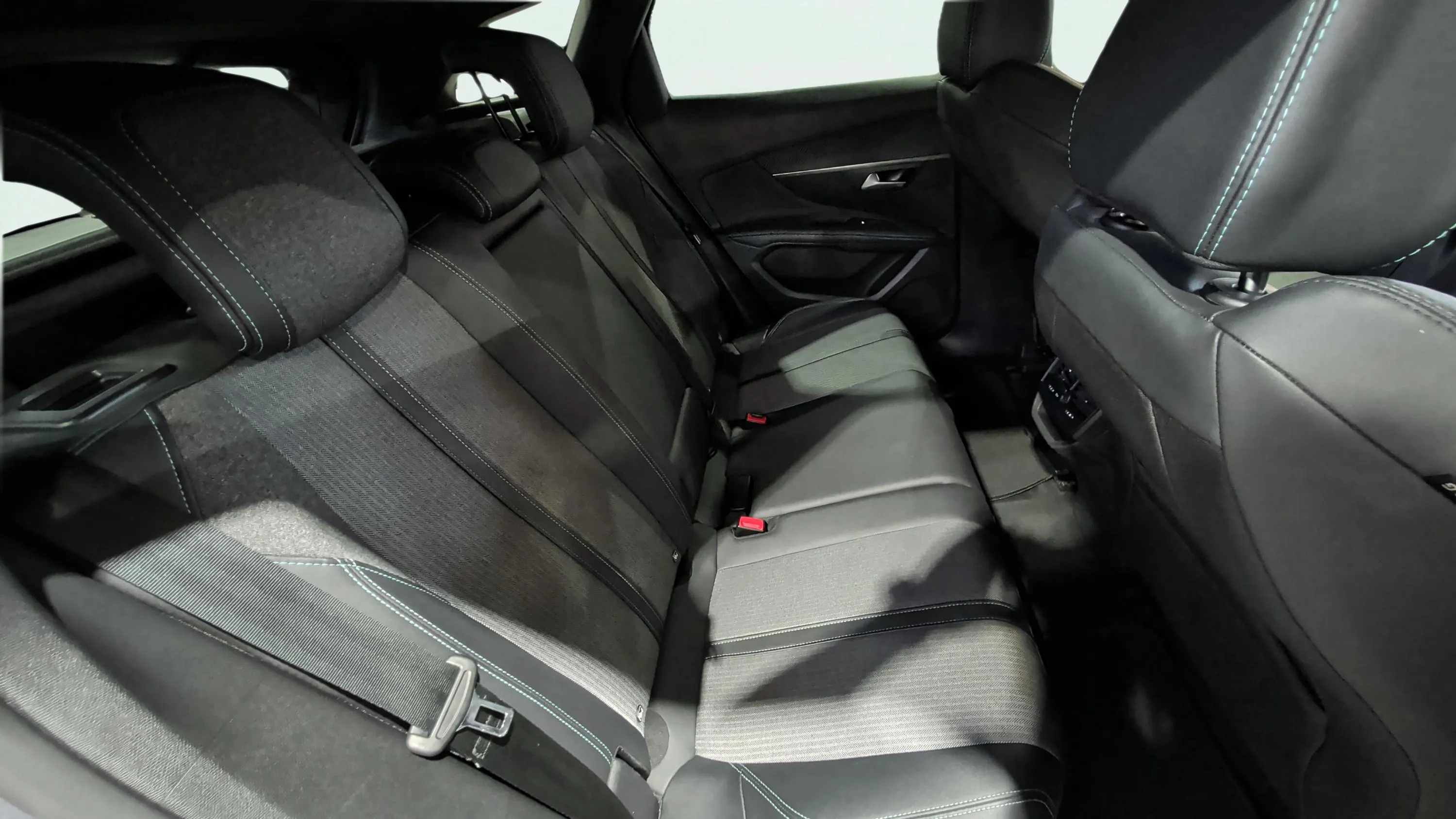 Peugeot 3008 1.2 Allure eDCS6 - foto 24