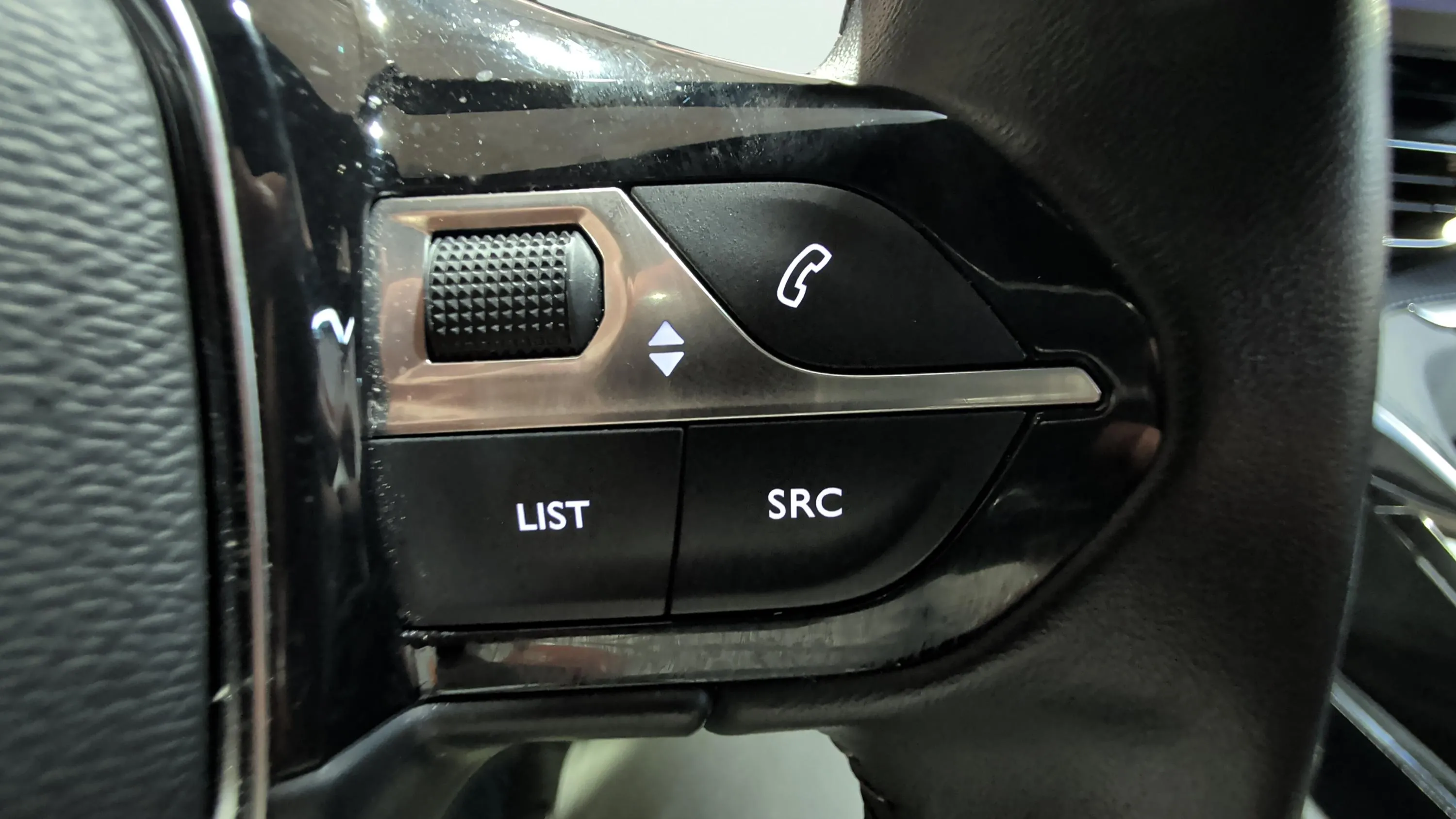 Peugeot 3008 1.2 Allure eDCS6 - foto 14
