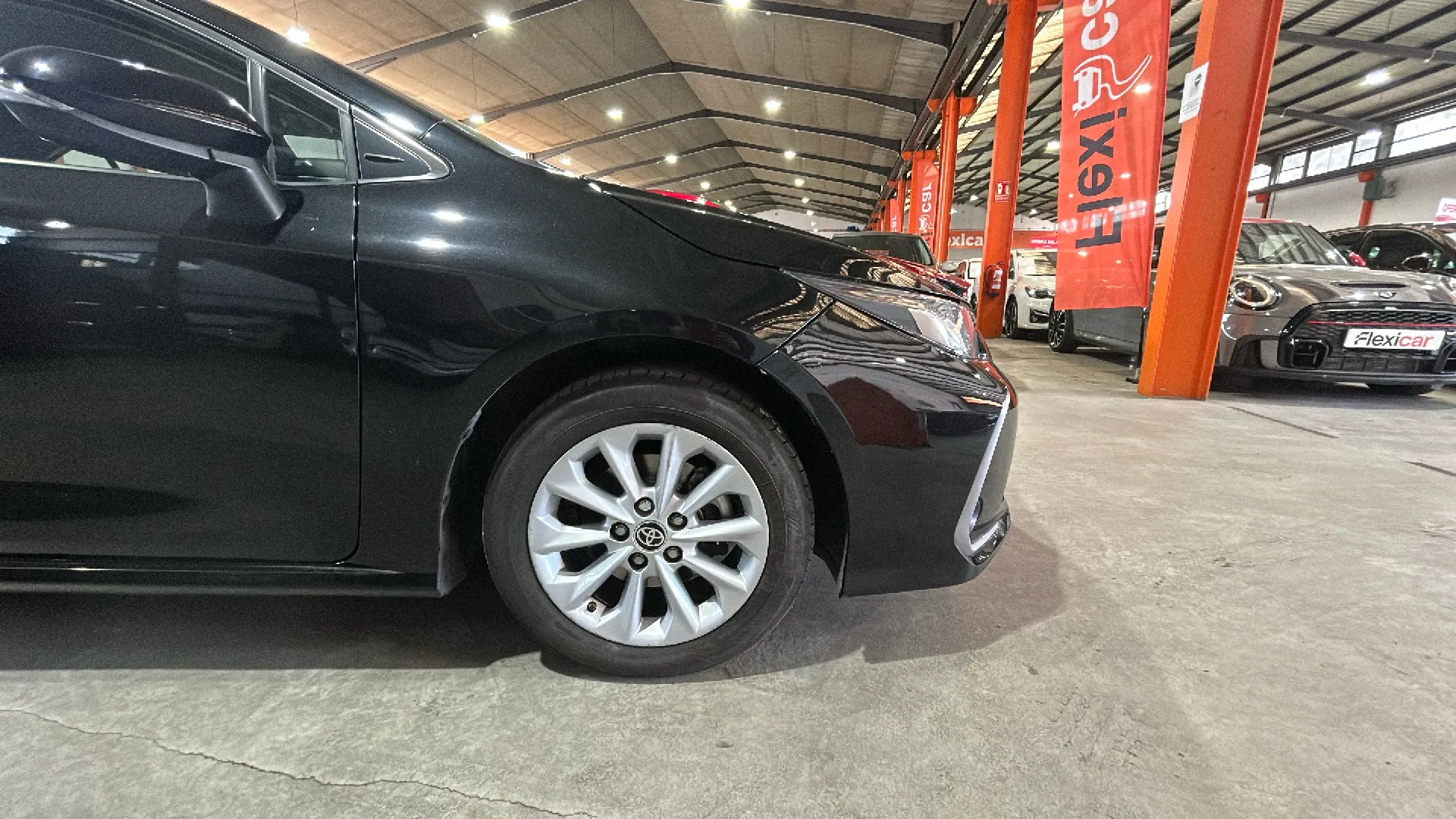Toyota Corolla 1.5 125 - foto 9