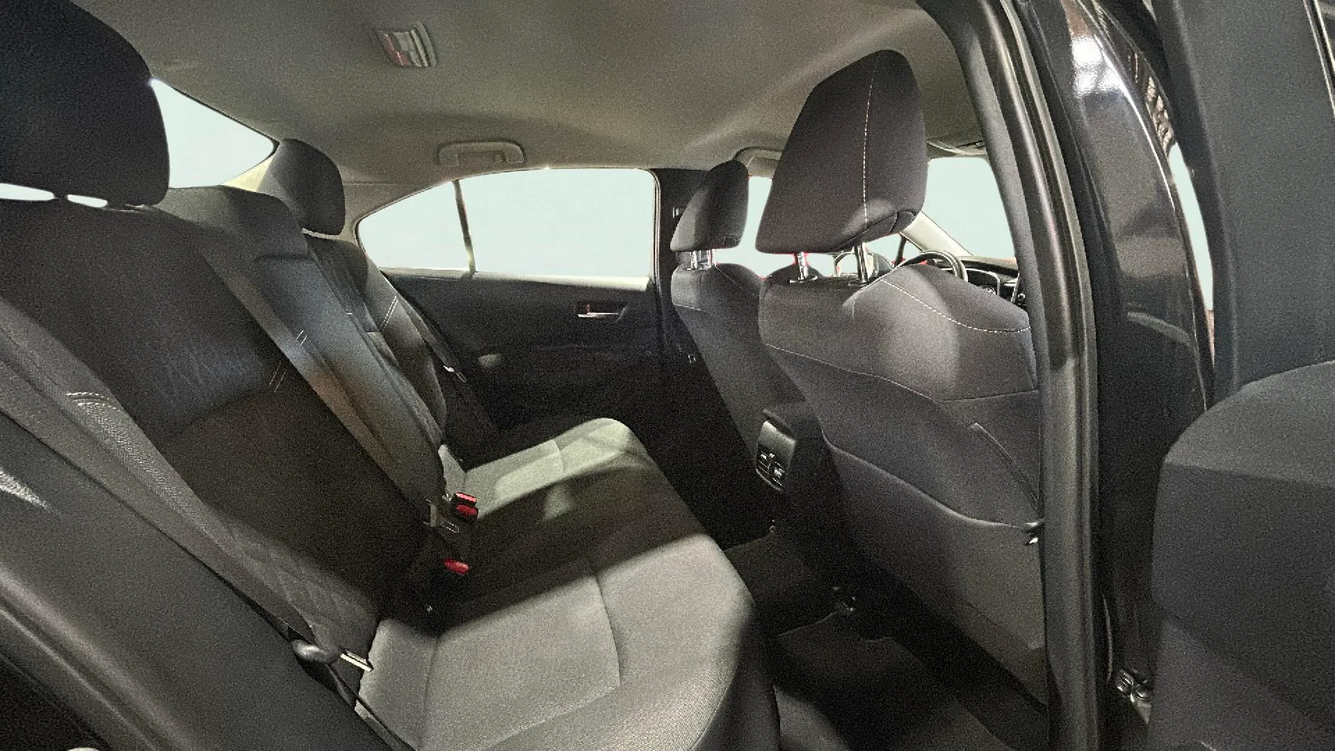 Toyota Corolla 1.5 125 - foto 16