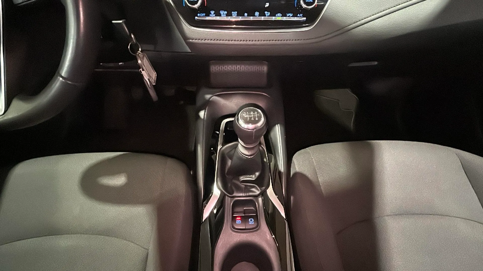 Toyota Corolla 1.5 125 - foto 18