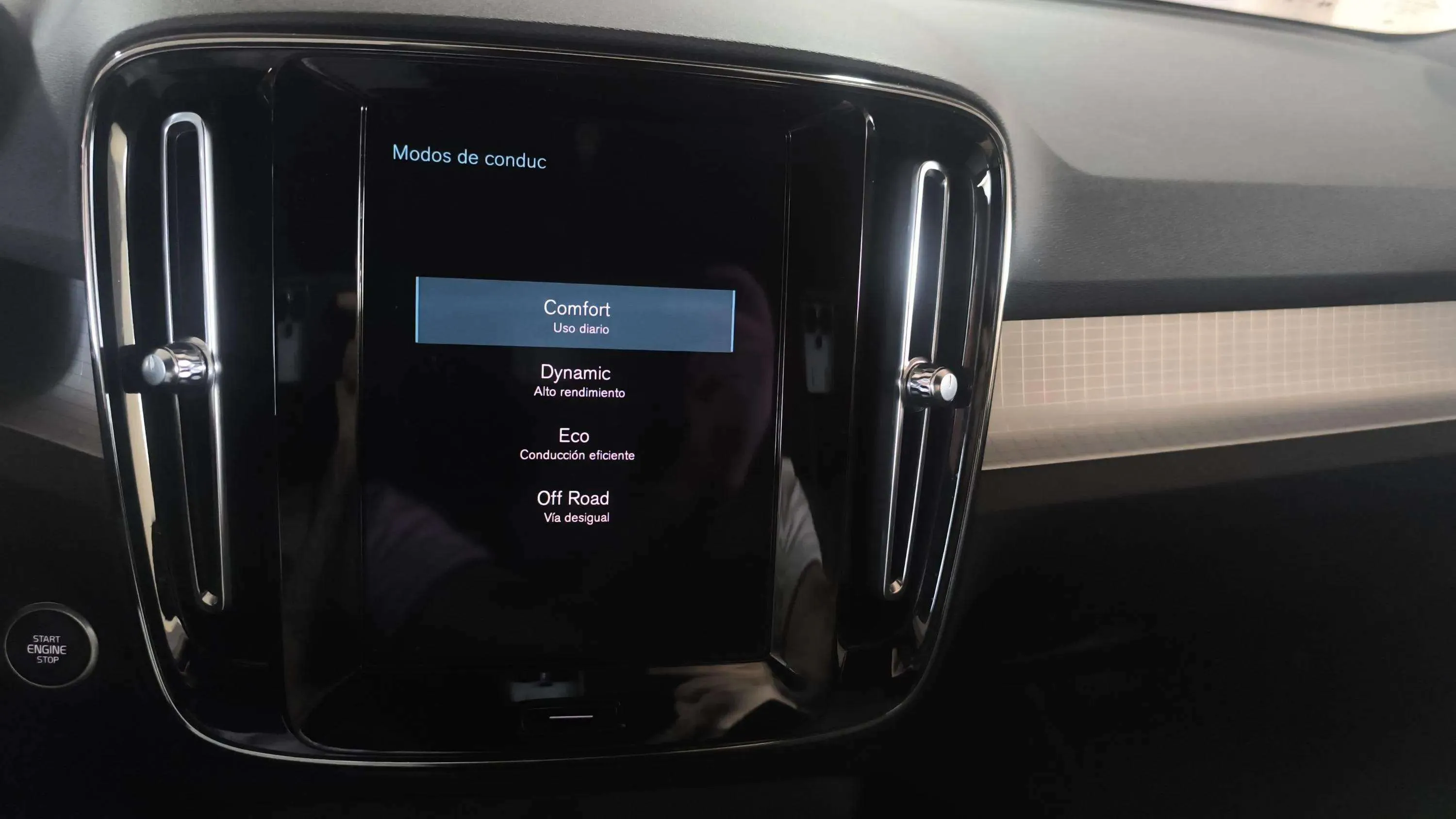 Volvo XC40 1.5 T3 Momentum - foto 27