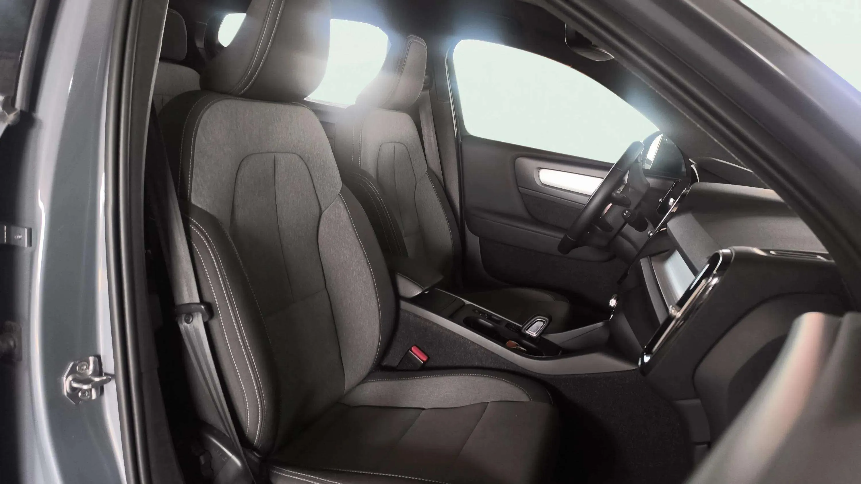 Volvo XC40 1.5 T3 Momentum - foto 13