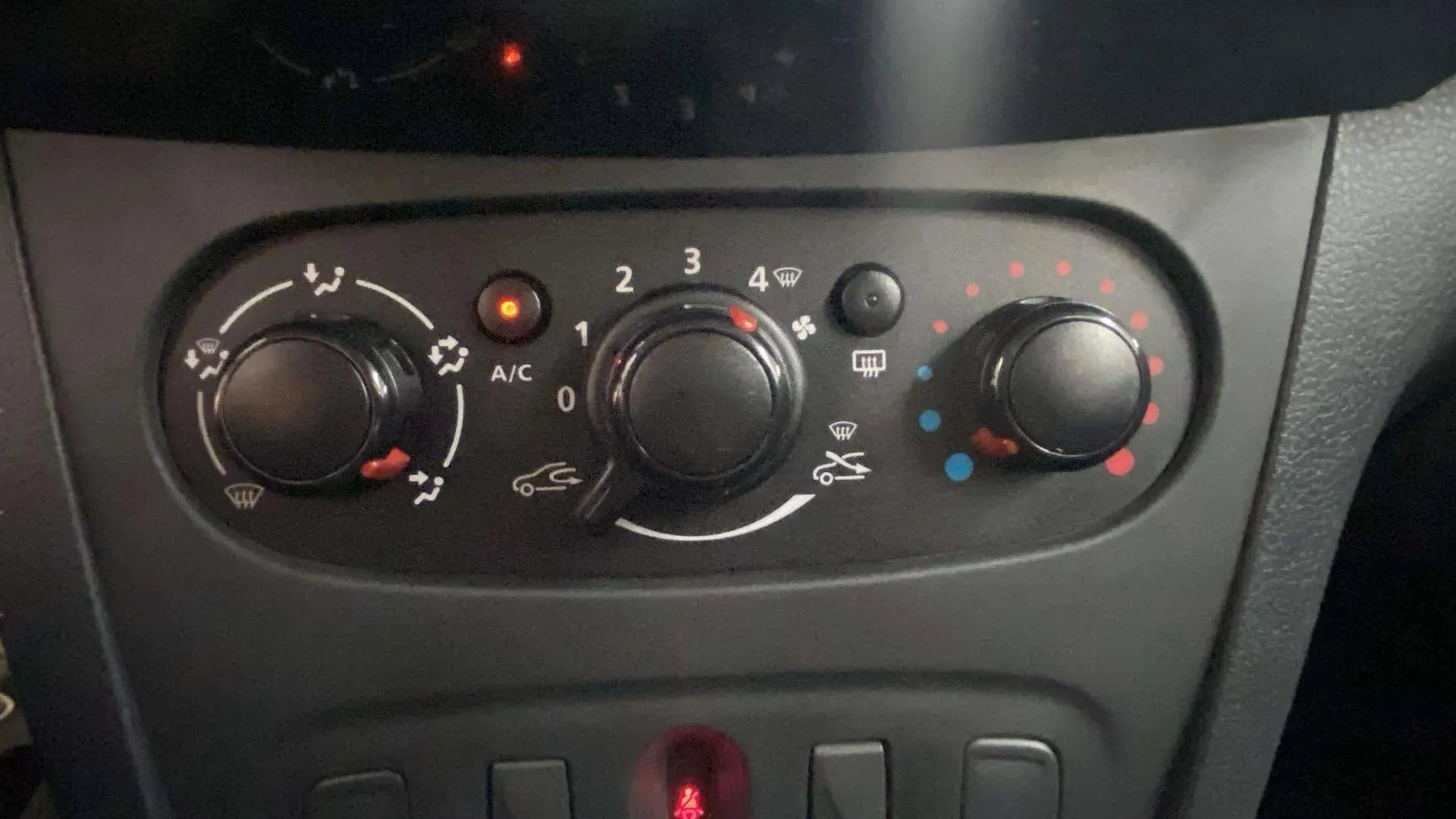 Dacia Sandero Ambiance 1.0 - foto 19