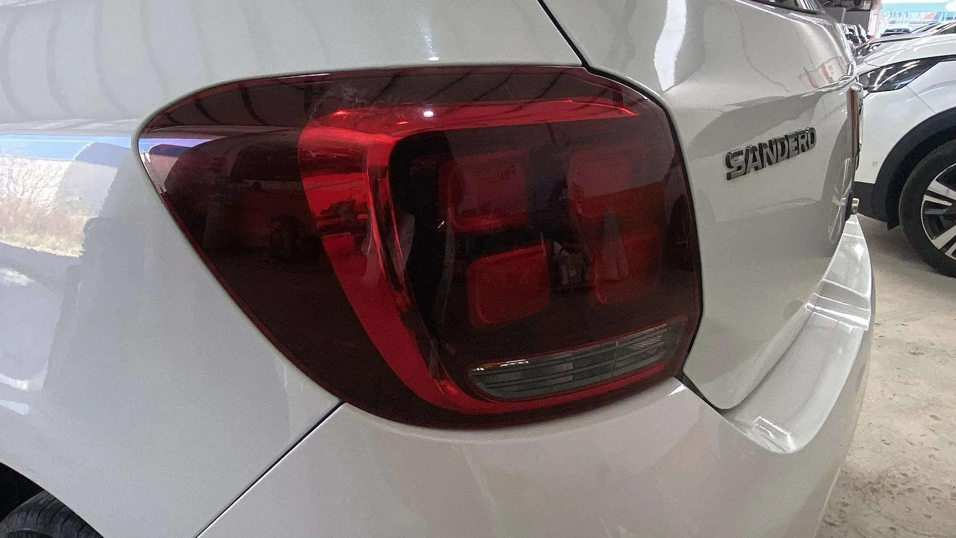 Dacia Sandero Ambiance 1.0 - foto 28
