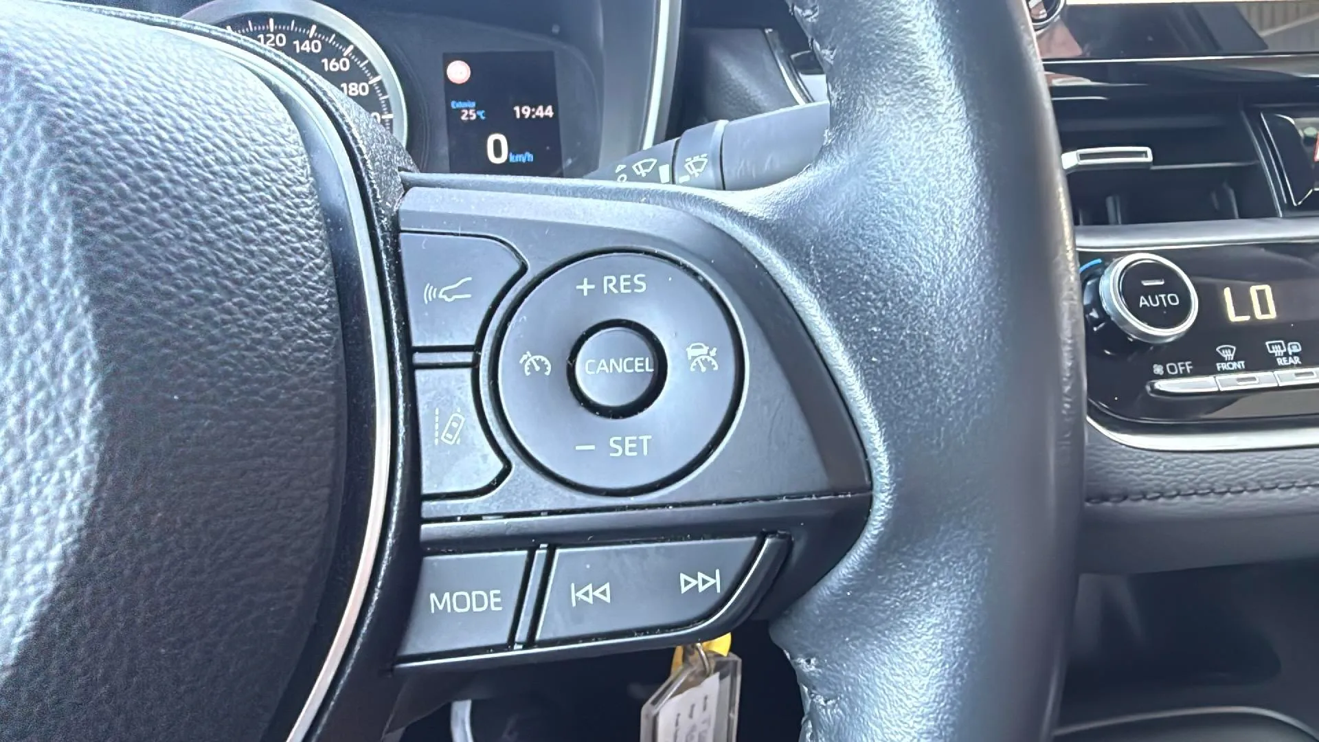 Toyota Corolla Sedan - foto 22