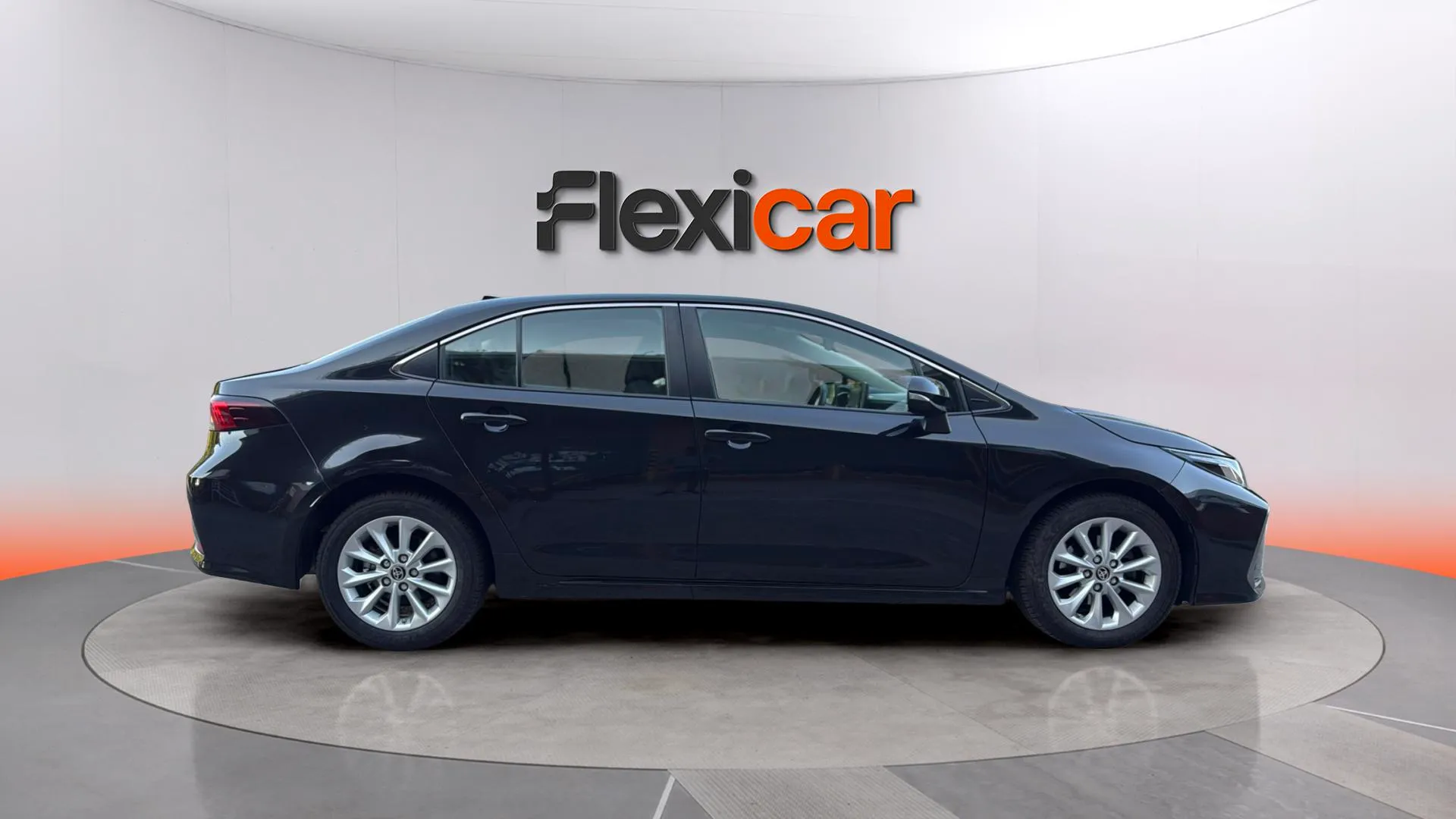 Toyota Corolla Sedan - foto 5
