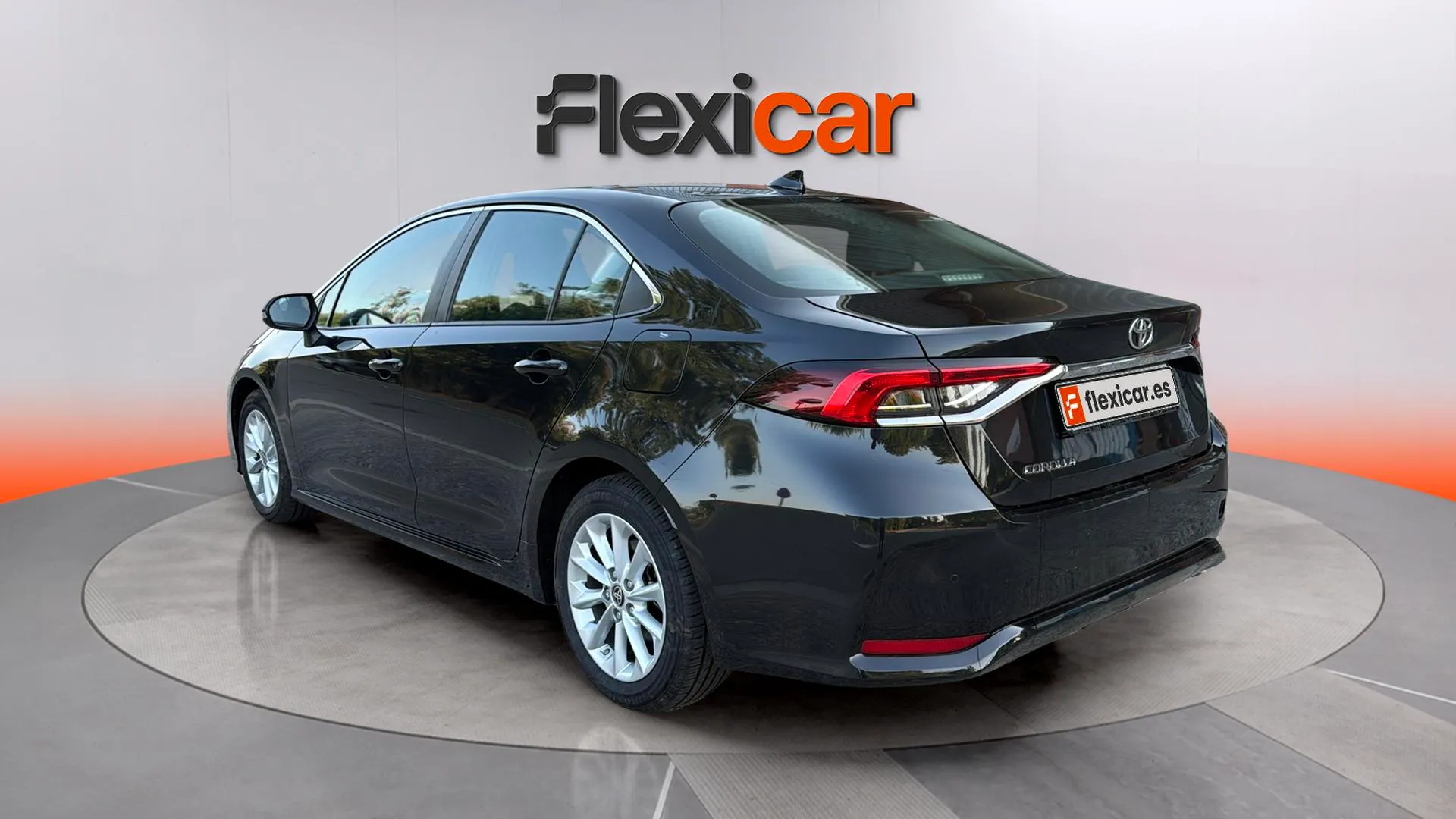 Toyota Corolla Sedan - foto 8
