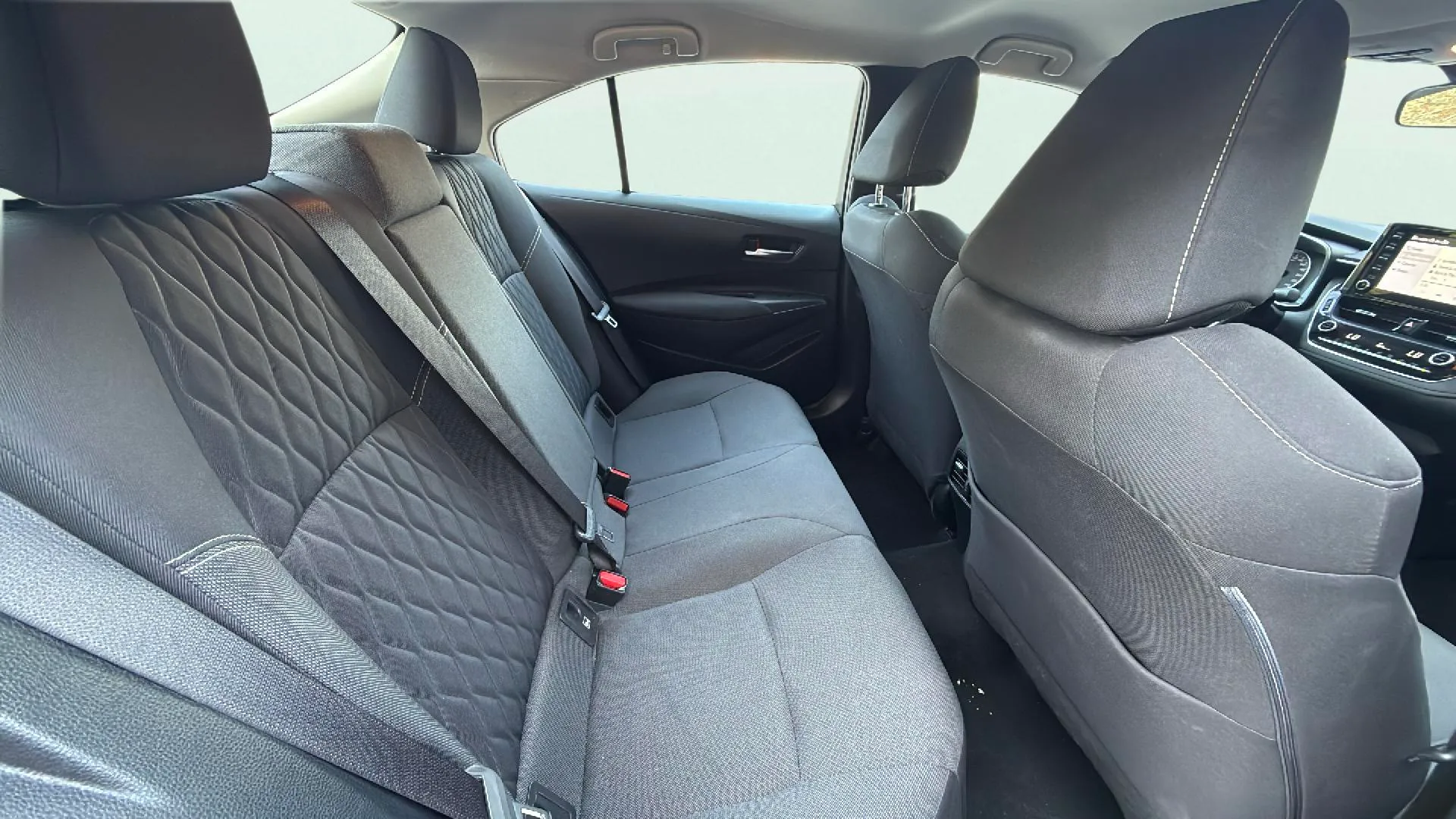 Toyota Corolla Sedan - foto 11