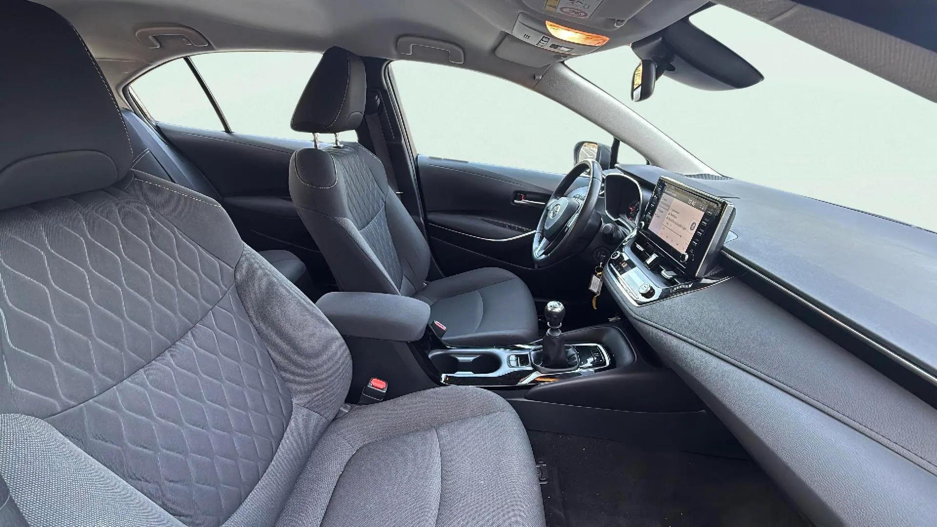 Toyota Corolla Sedan - foto 9