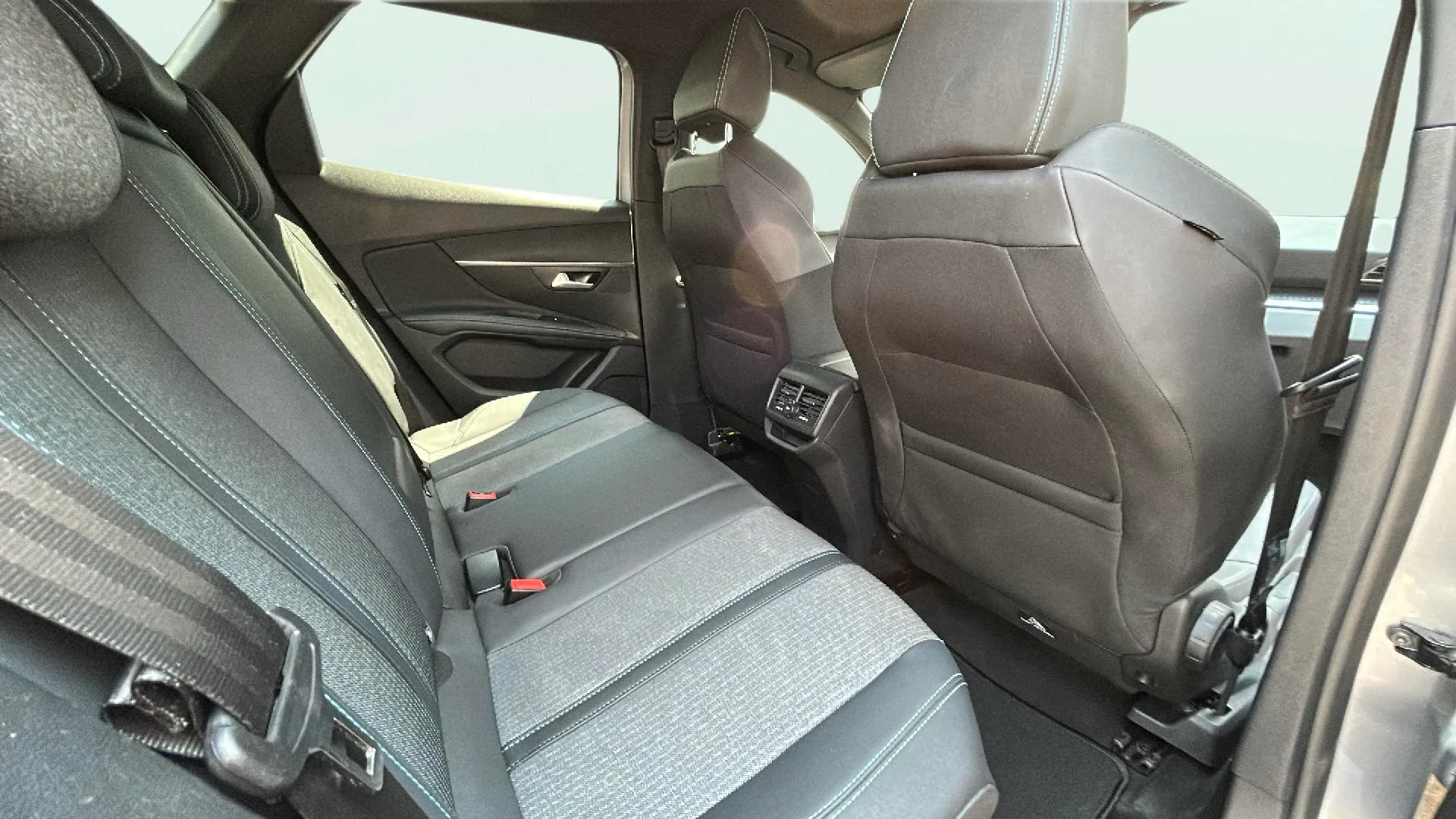 Peugeot 3008 1.2 Active Pack eDCS6 - foto 13