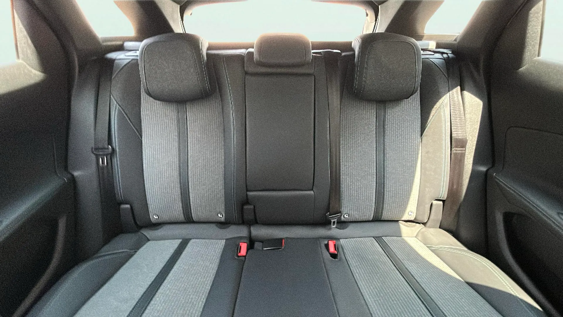 Peugeot 3008 1.2 Active Pack eDCS6 - foto 14