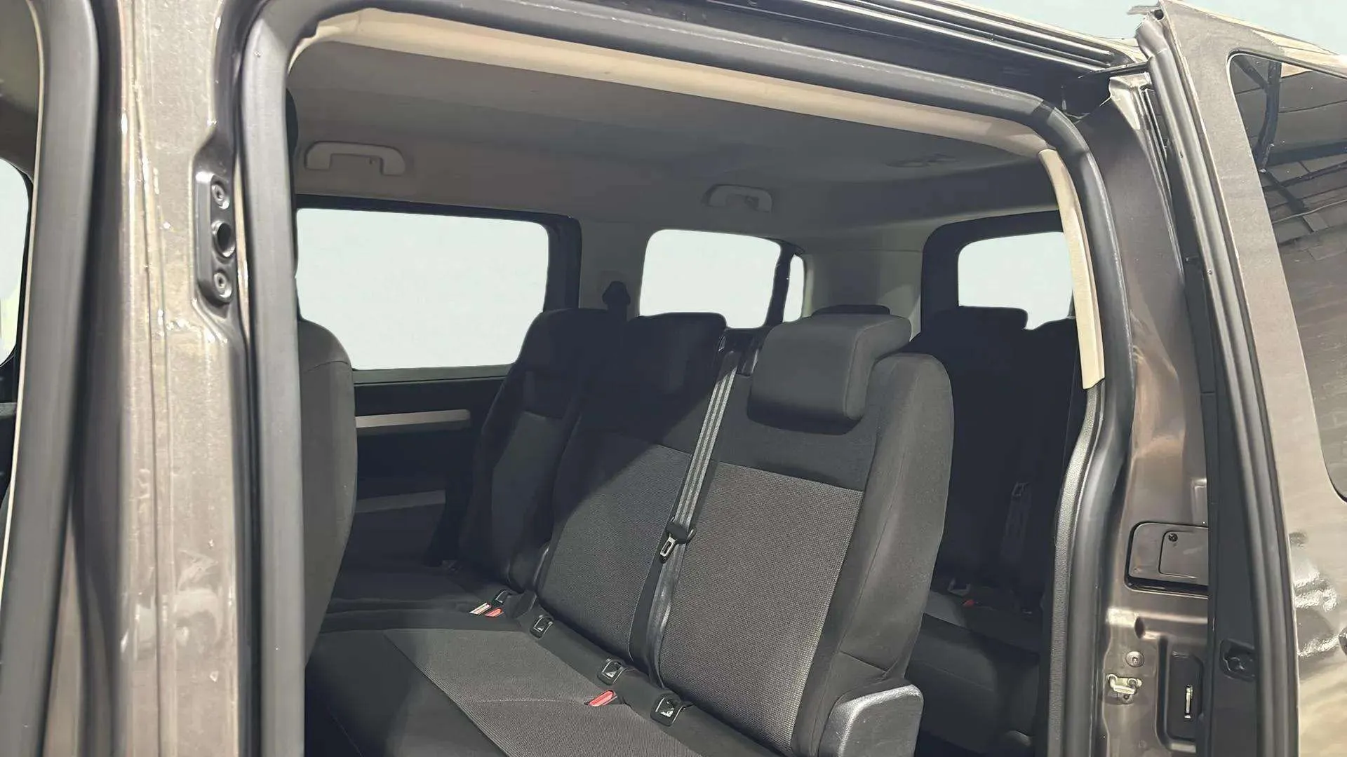 Peugeot Traveller Business 1.5 BlueHDi (120) Standard - foto 20