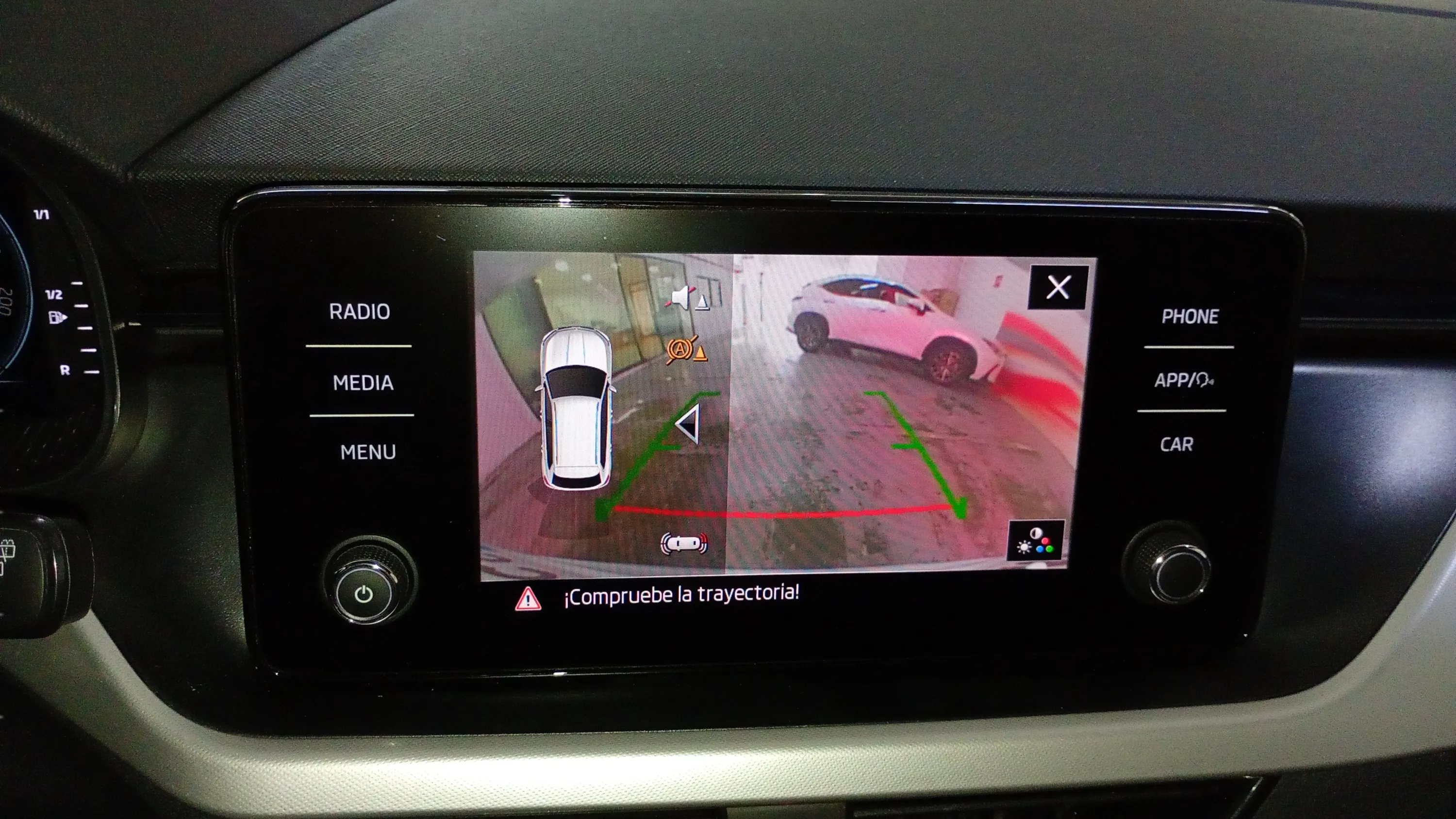 Škoda Kamiq 1.5 TSI DSG Sport - foto 18