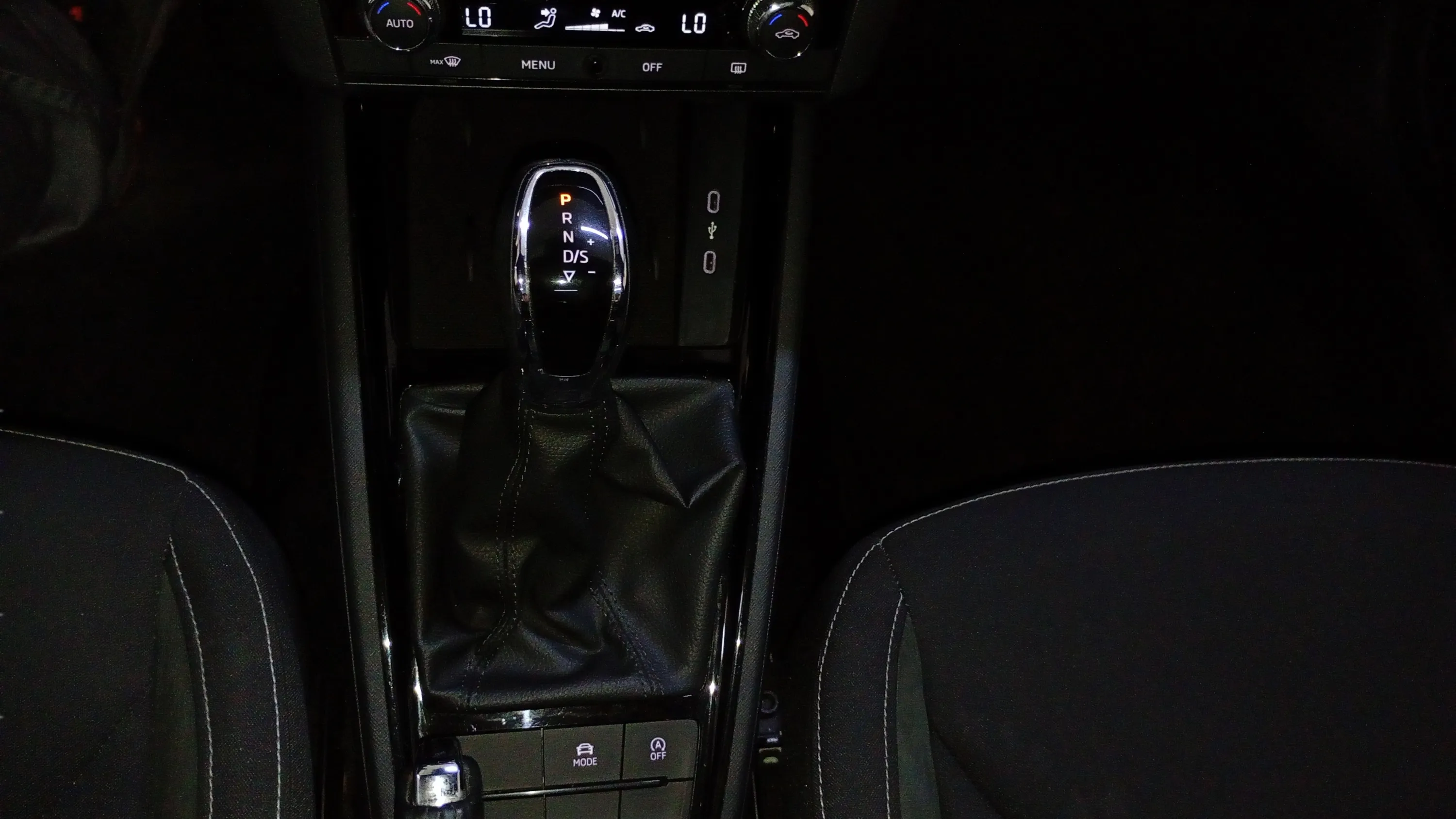 Škoda Kamiq 1.5 TSI DSG Sport - foto 22