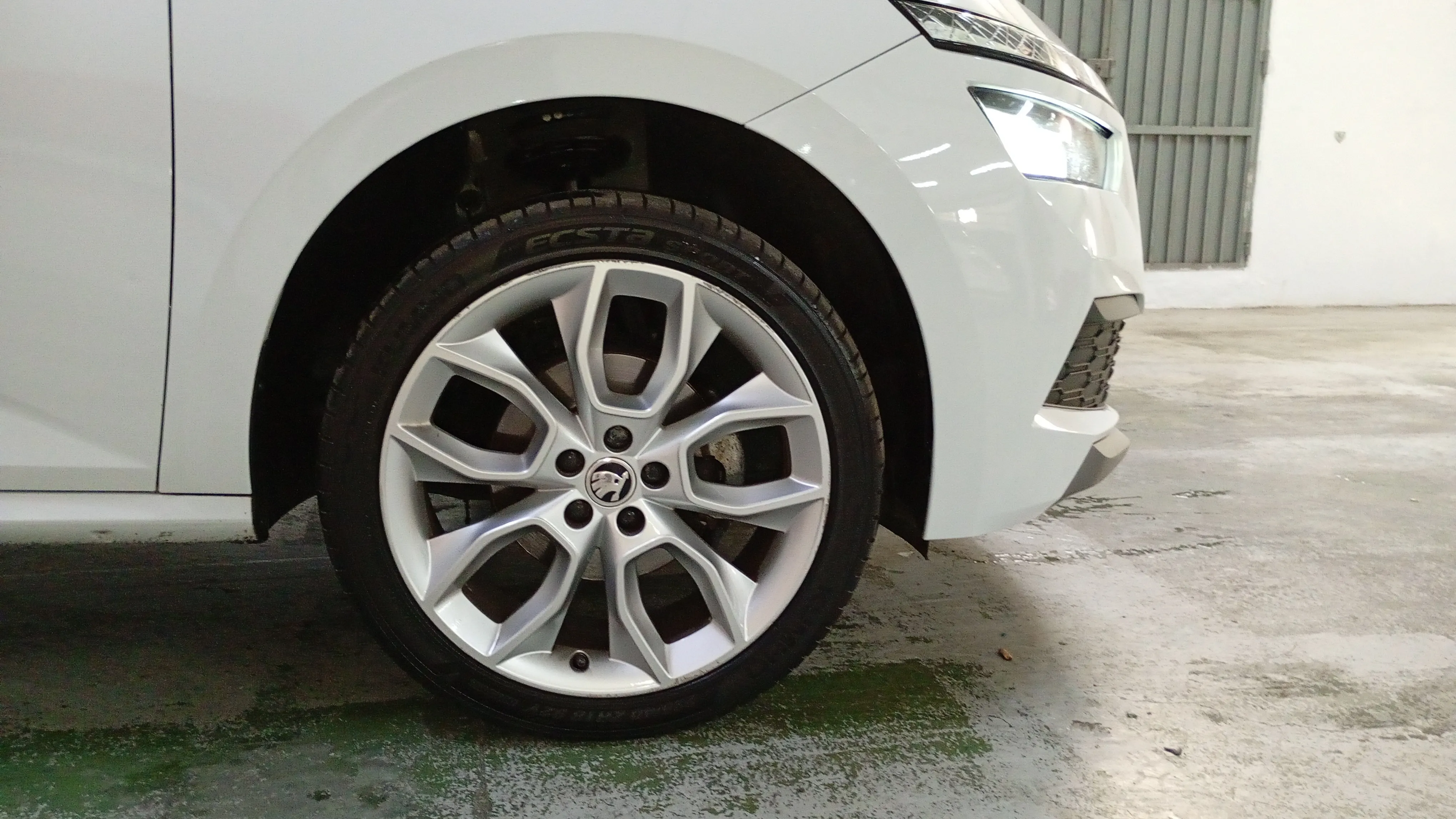 Škoda Kamiq 1.5 TSI DSG Sport - foto 31