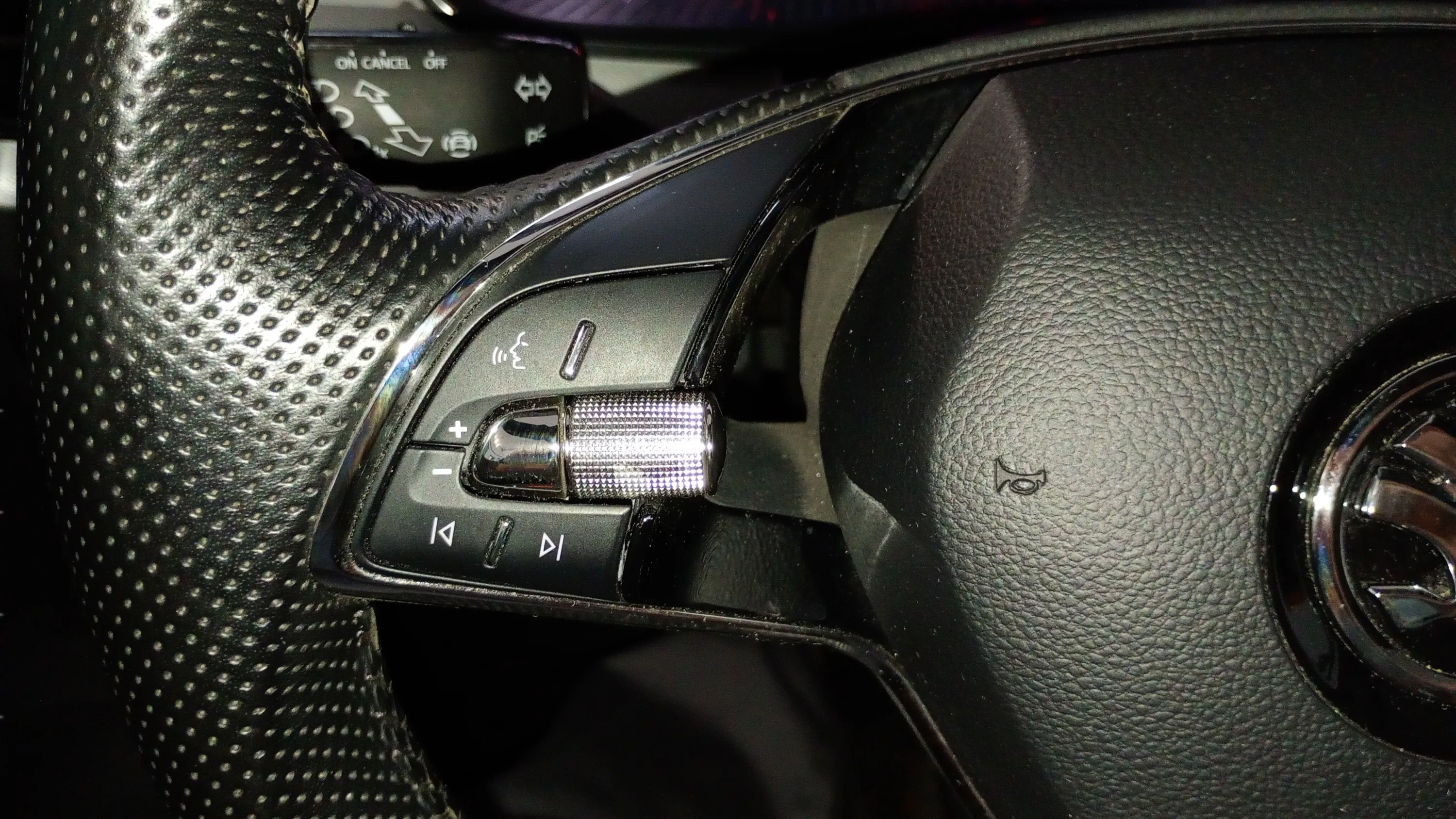 Škoda Kamiq 1.5 TSI DSG Sport - foto 12