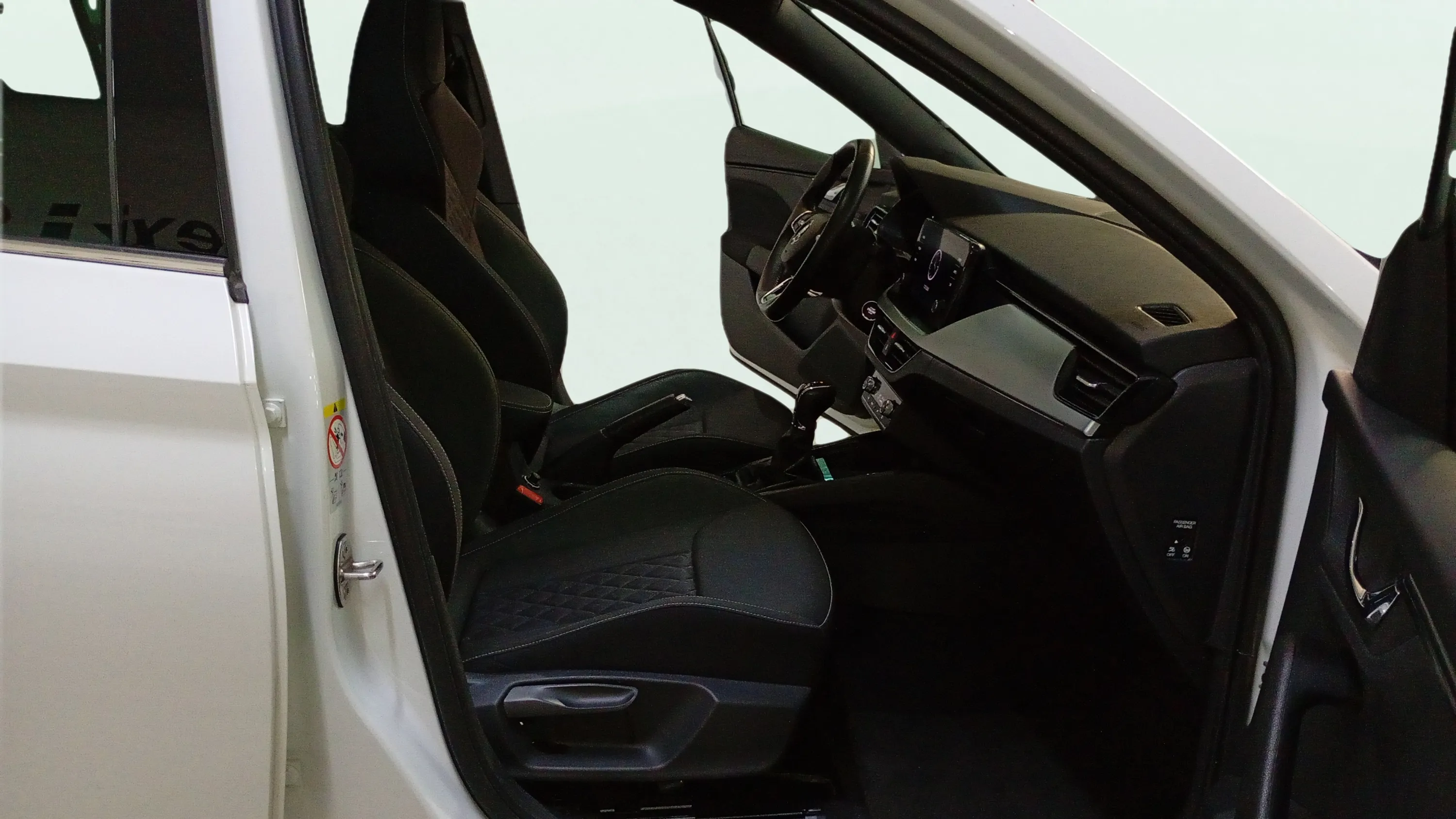 Škoda Kamiq 1.5 TSI DSG Sport - foto 27