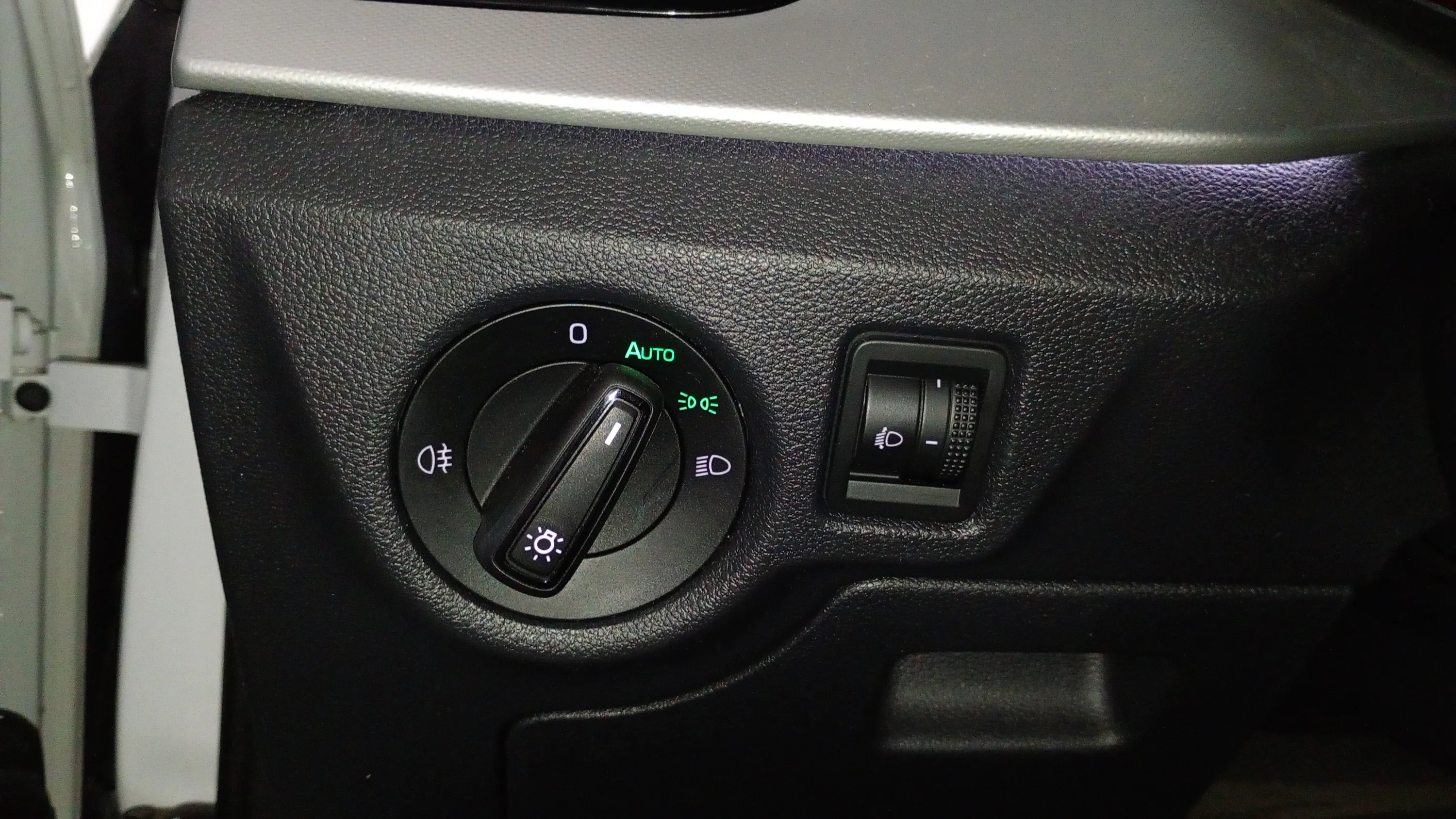 Škoda Kamiq 1.5 TSI DSG Sport - foto 26