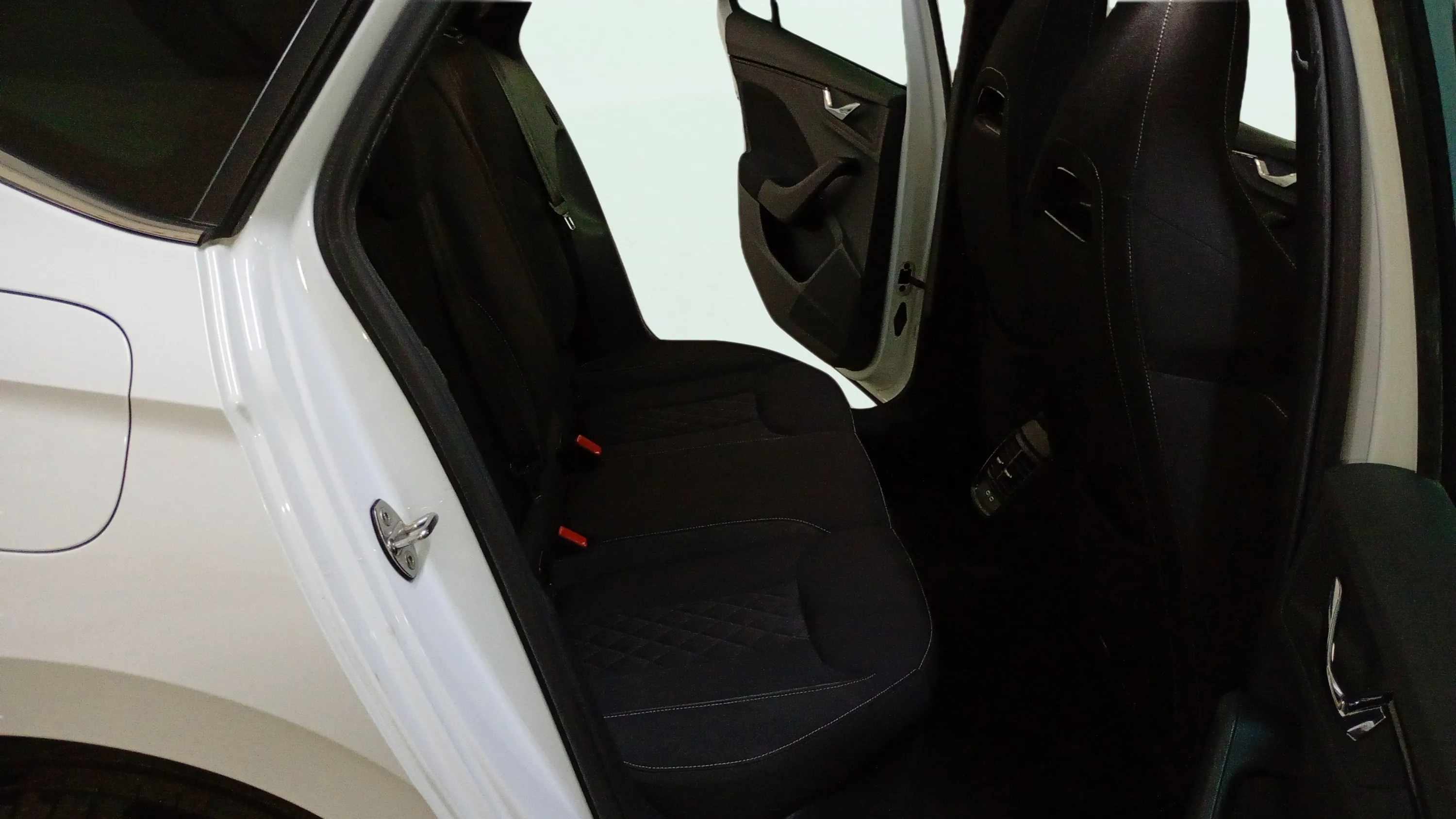Škoda Kamiq 1.5 TSI DSG Sport - foto 28