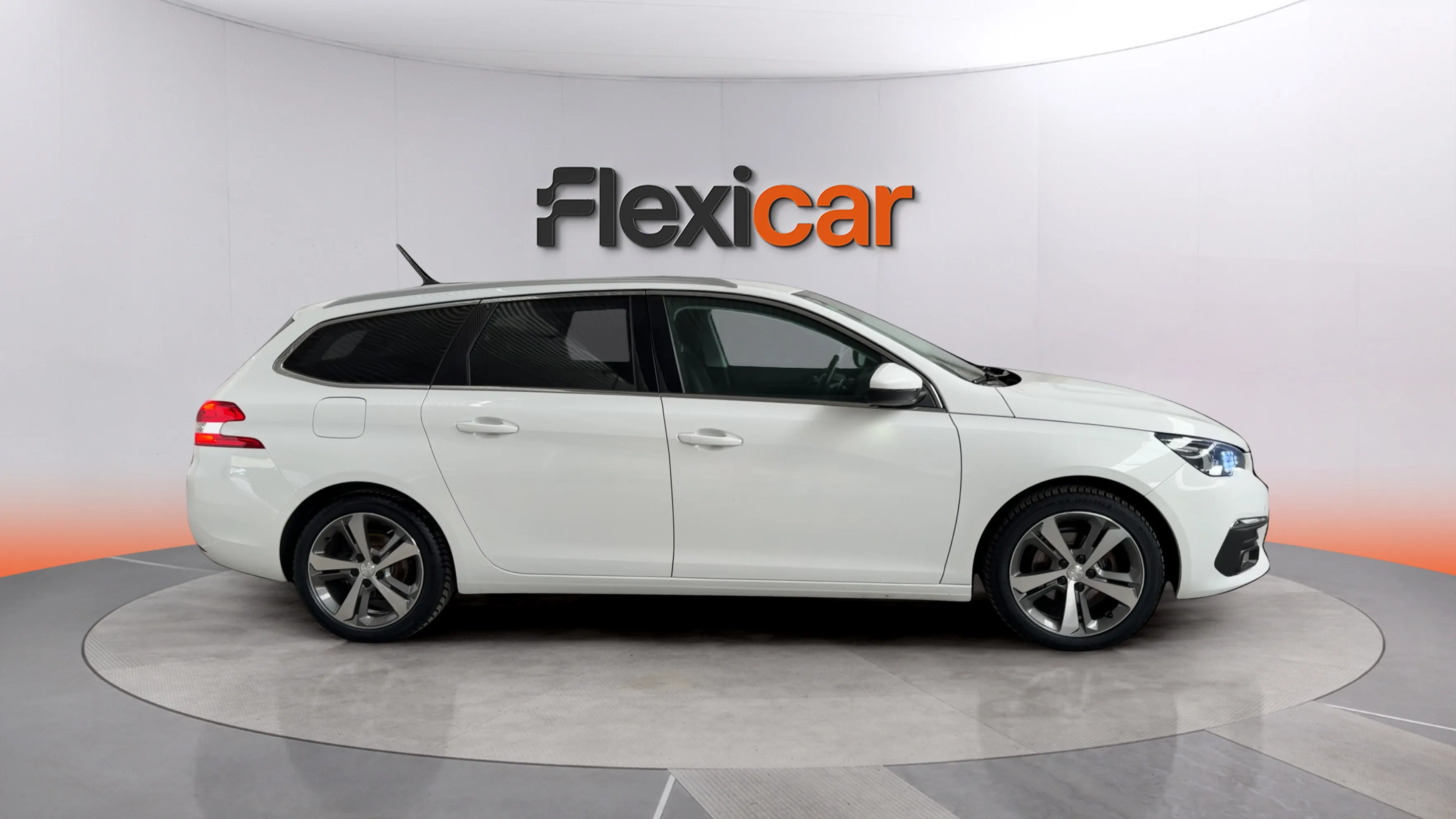 Peugeot 308 SW Allure 1.2 PureTech - foto 8