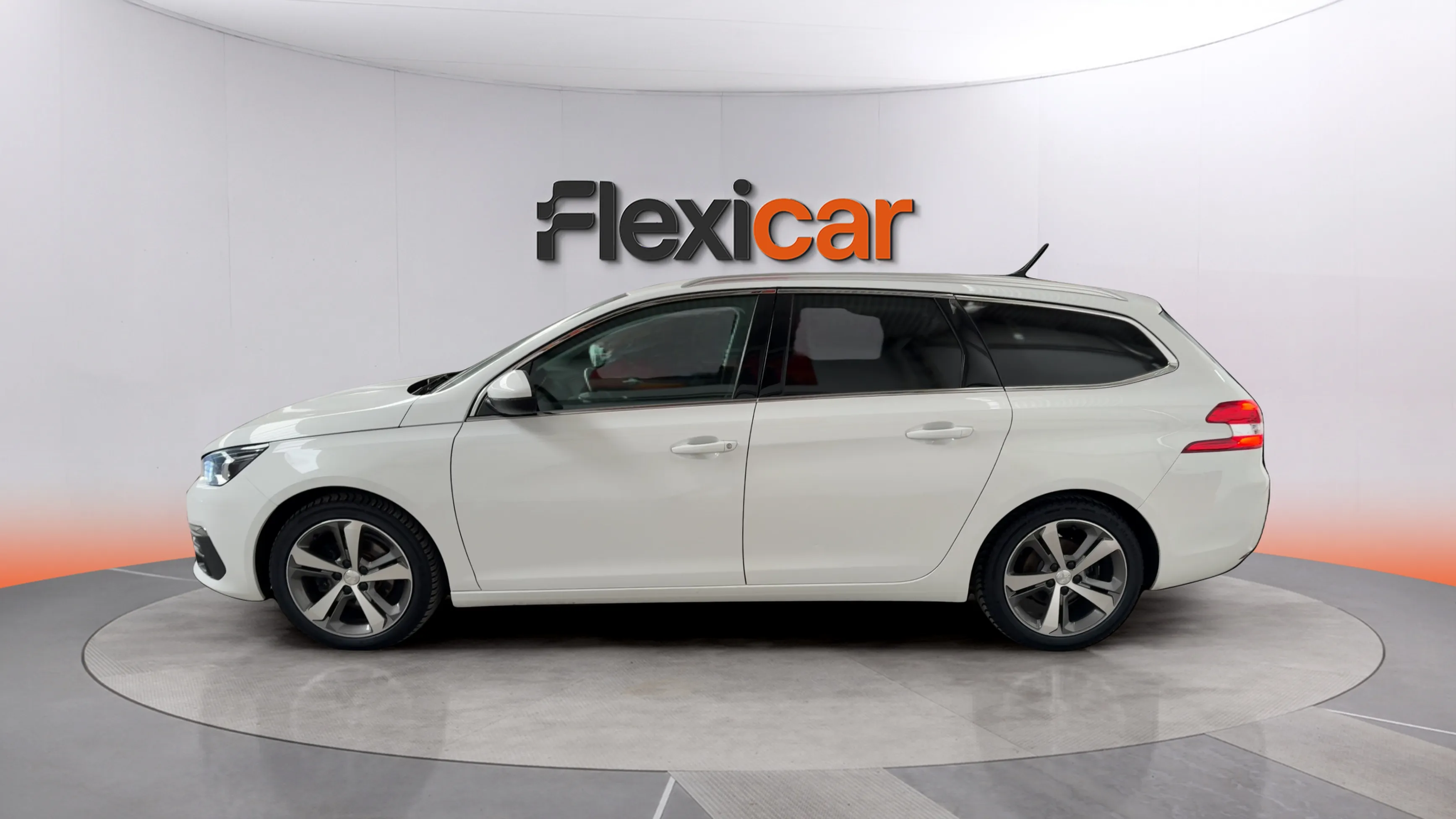 Peugeot 308 SW Allure 1.2 PureTech - foto 4