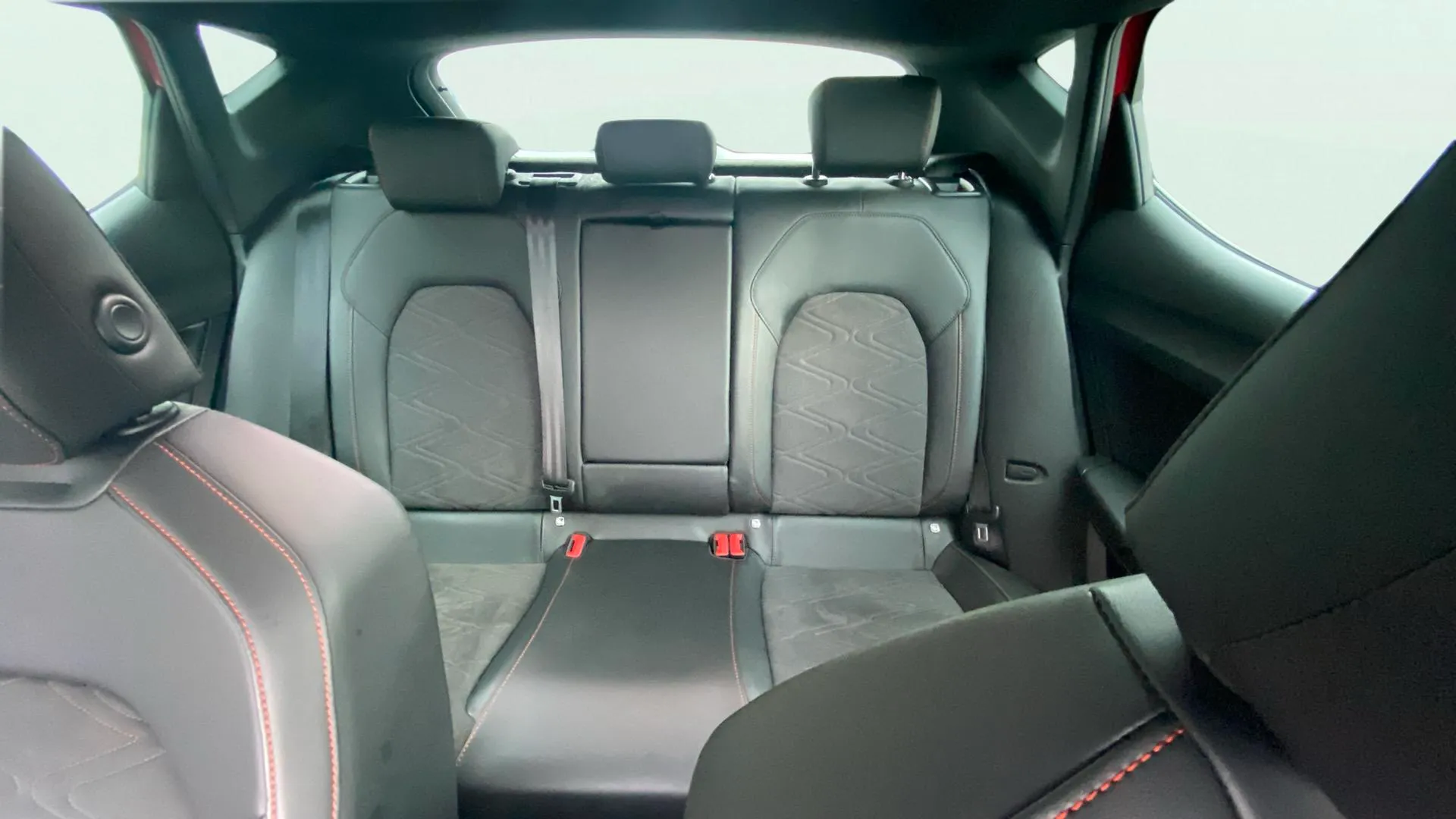 SEAT León 2.0 TDI DSG-7 FR Go L - foto 14