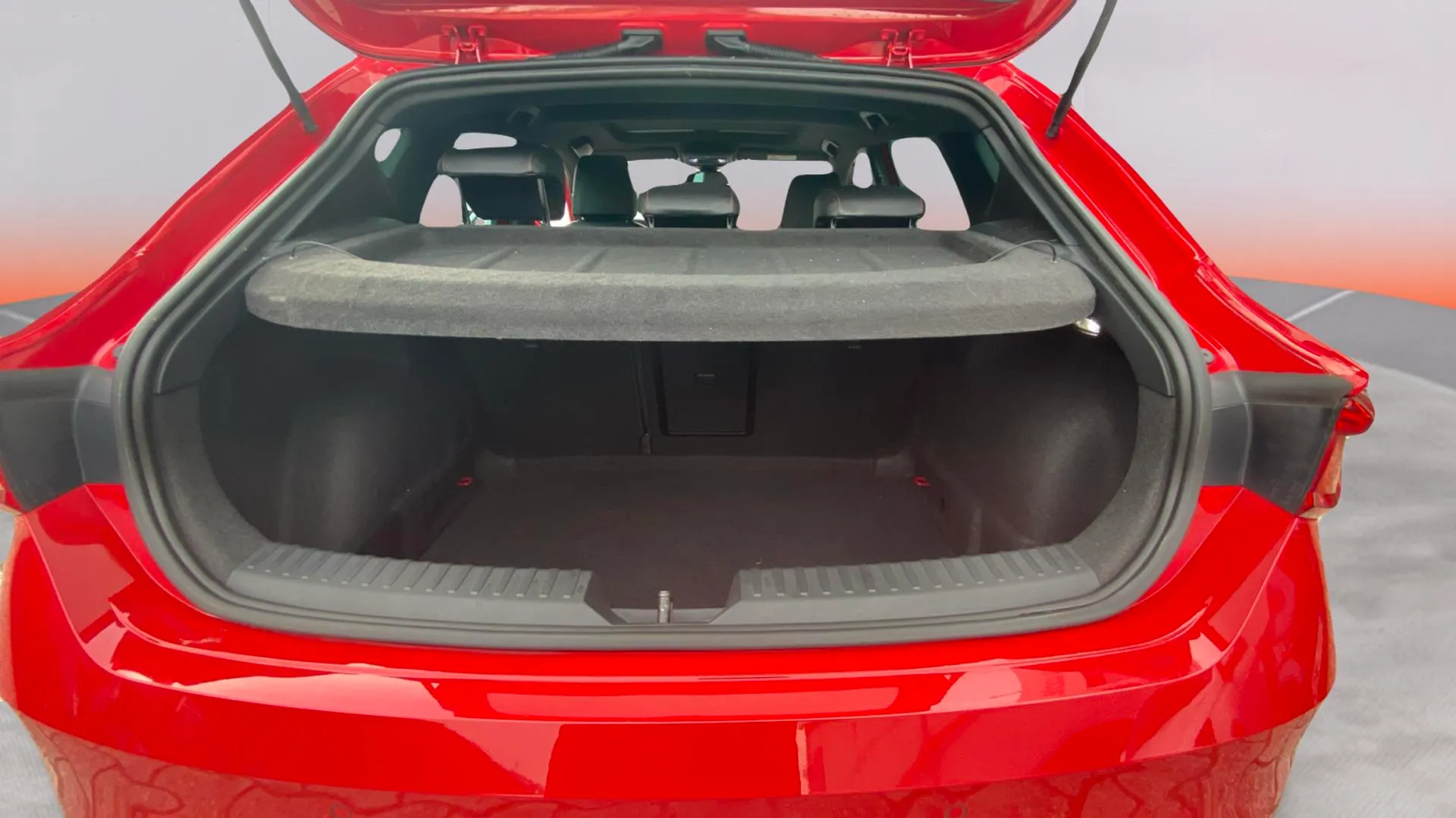 SEAT León 2.0 TDI DSG-7 FR Go L - foto 15