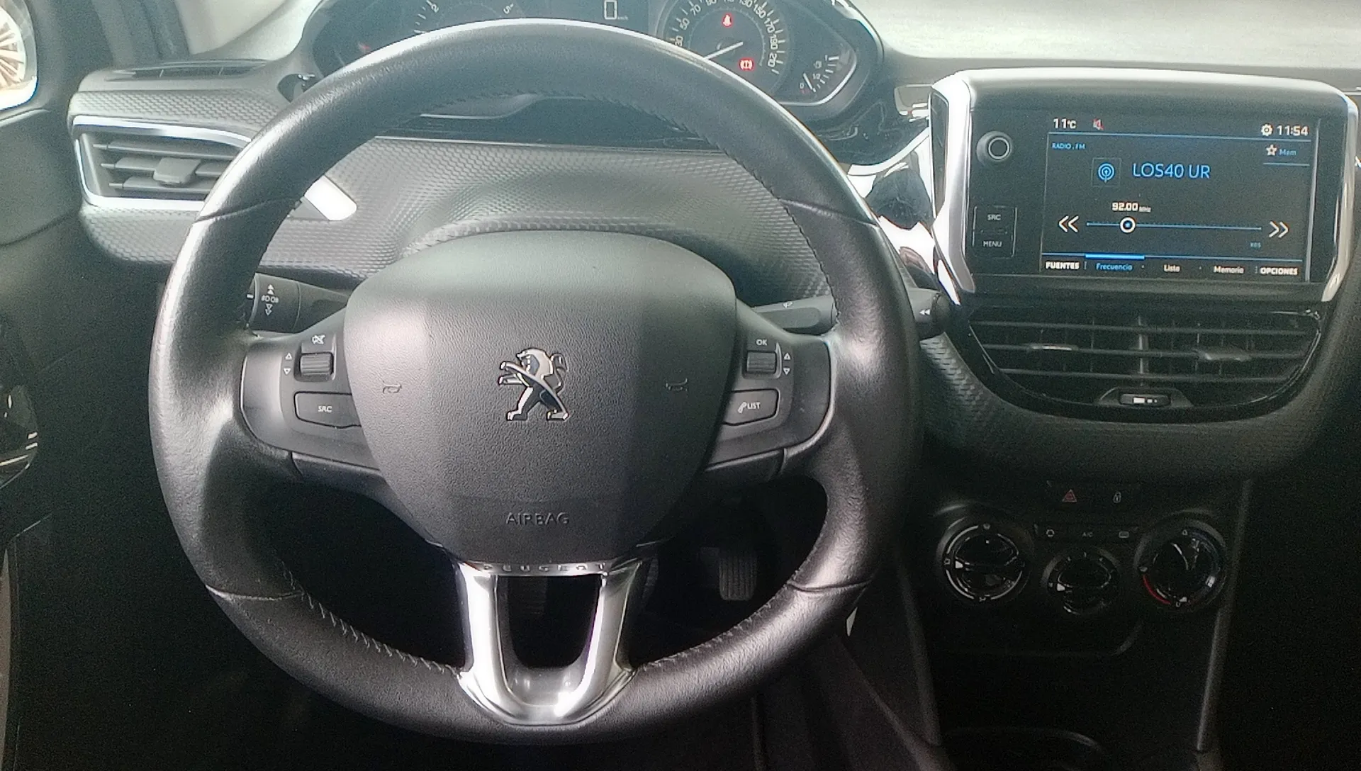 Peugeot 208 Allure 1.2L PureTech - foto 8