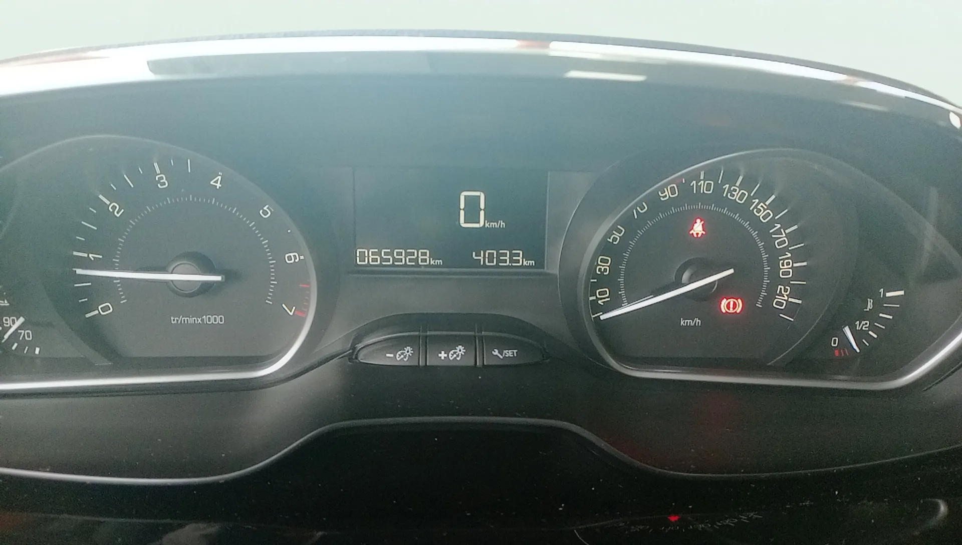 Peugeot 208 Allure 1.2L PureTech - foto 10