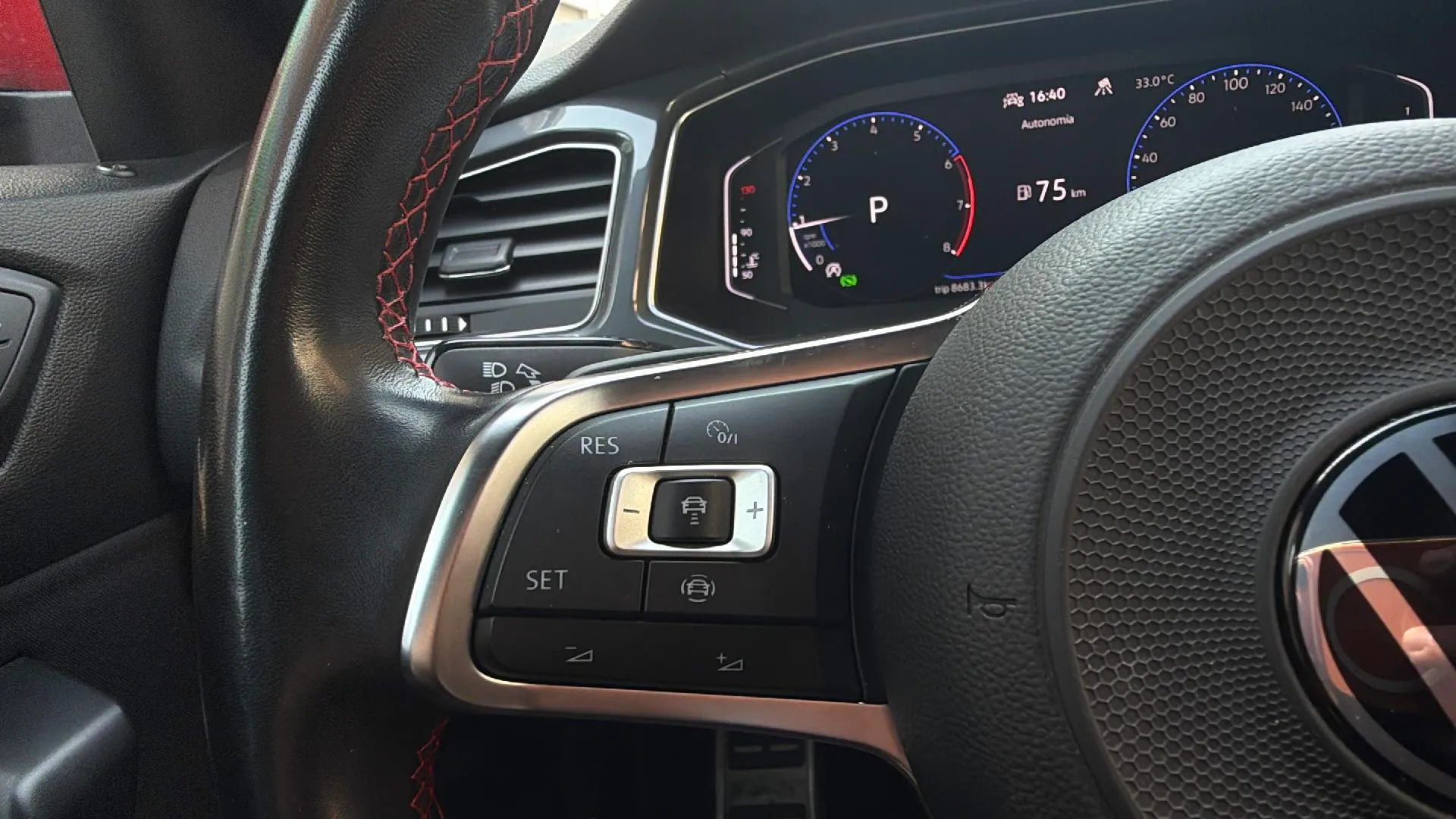 Volkswagen T-Roc Sport 1.5 TSI DSG - foto 18