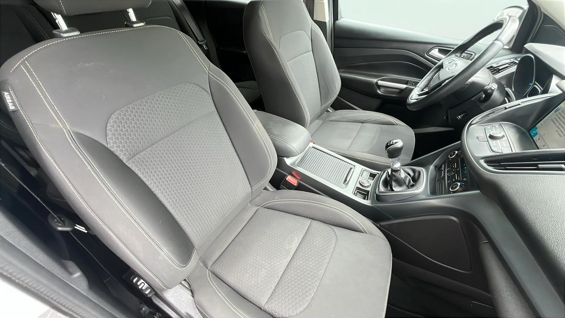 Ford Kuga 1.5 EcoBoost 4x2 Trend - foto 19