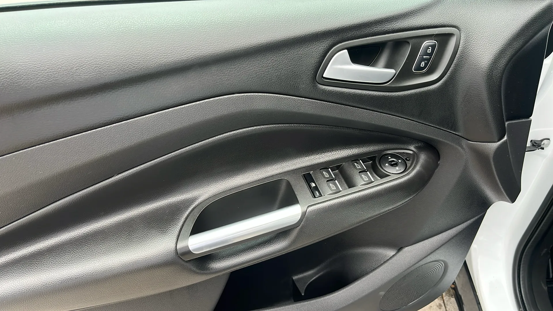 Ford Kuga 1.5 EcoBoost 4x2 Trend - foto 8