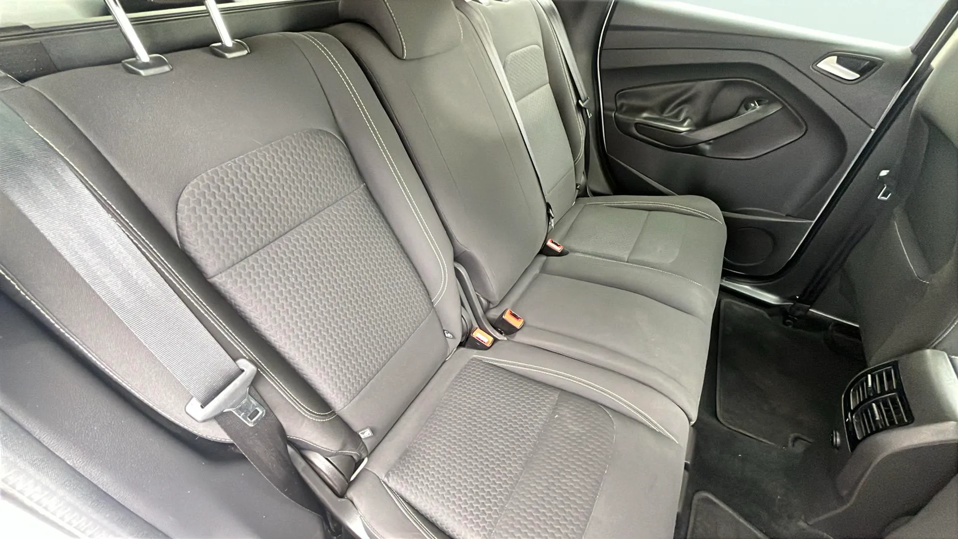 Ford Kuga 1.5 EcoBoost 4x2 Trend - foto 21